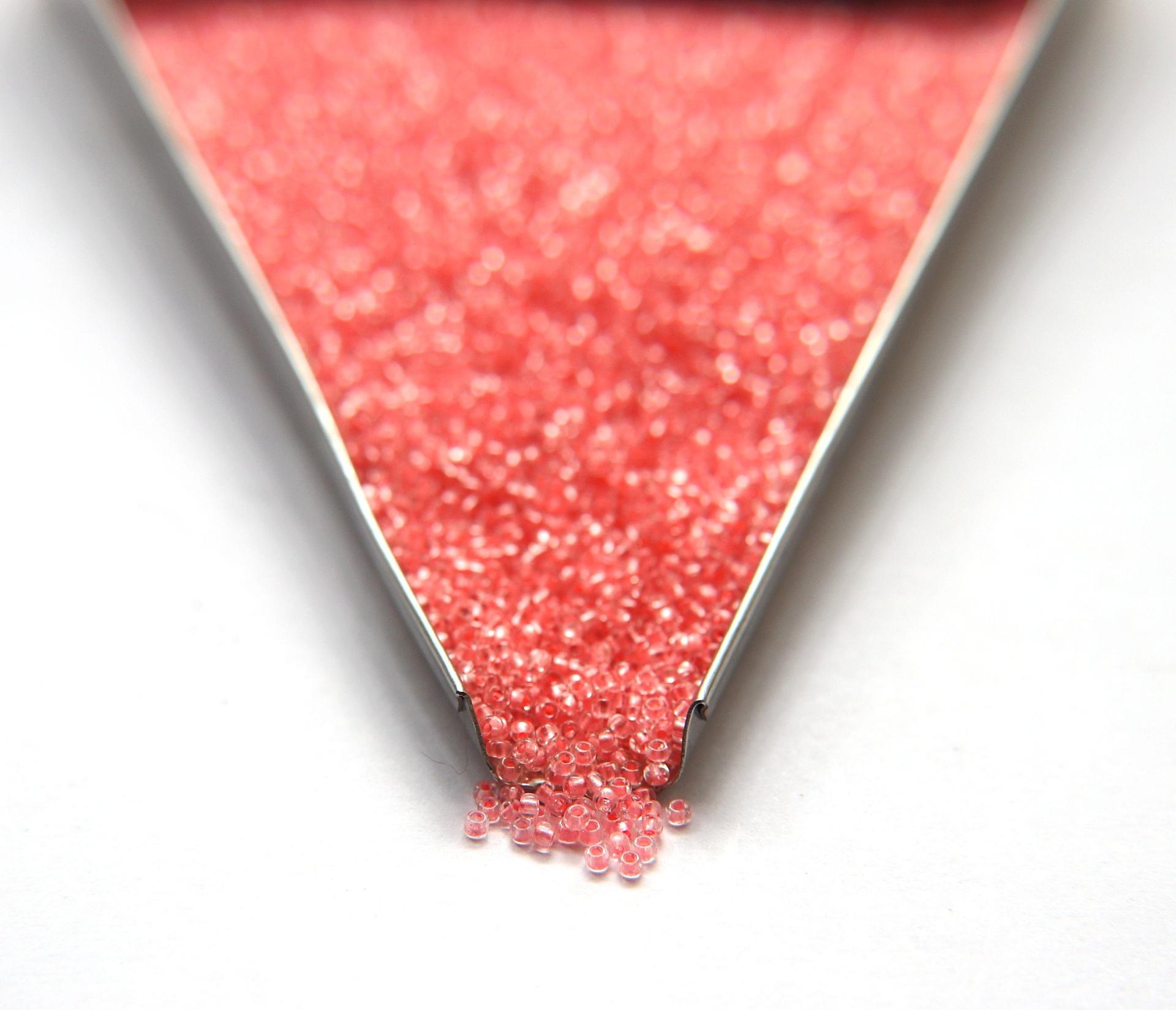 11/0 Charlotte Cut Beads in Pearl Linings (13 Colors) 10/20/50/250/500 Grams PREMIUM SEED BEADS, bead store