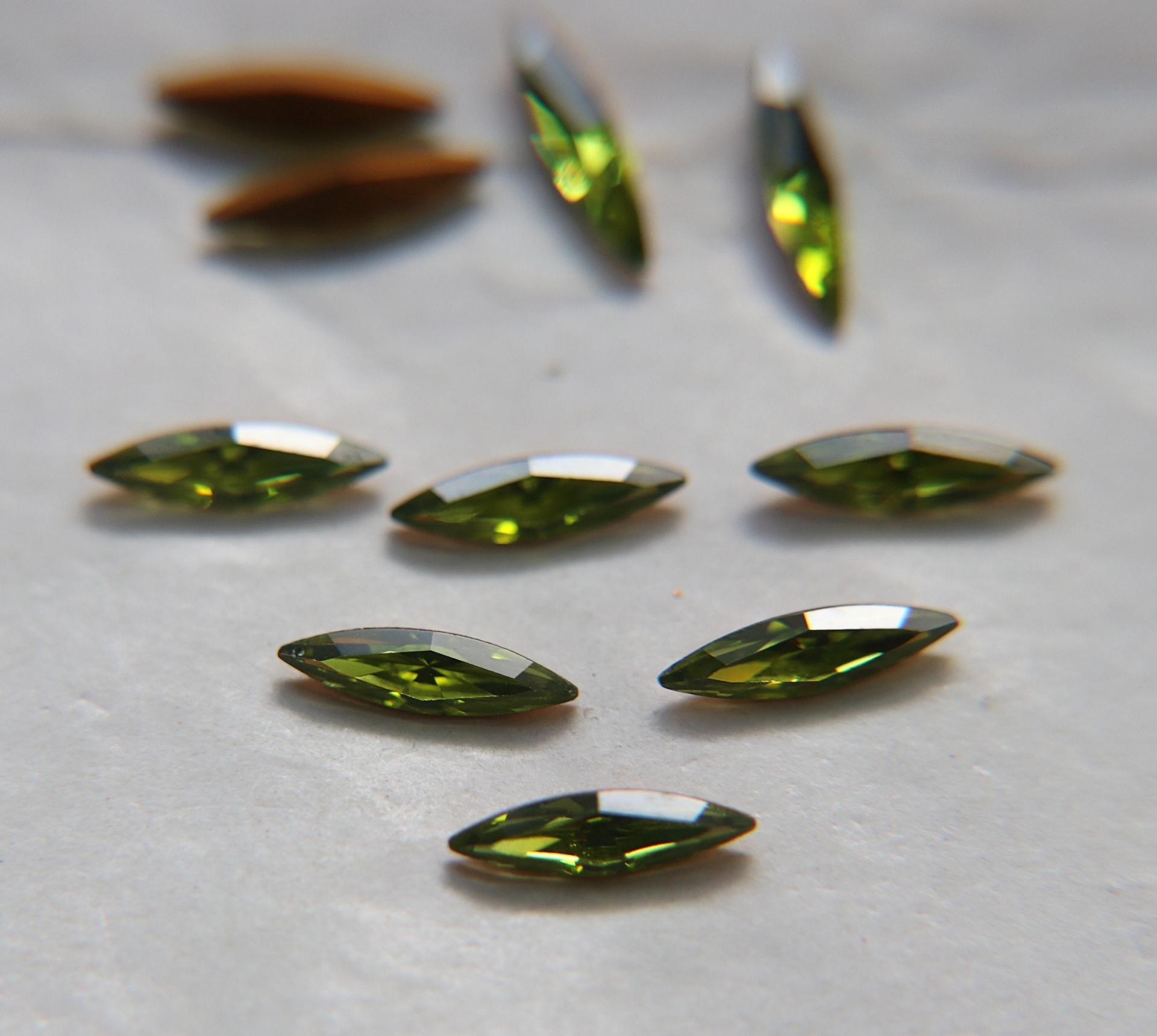 11x3mm Swarovski Olivine Marquise, New Vintage Pointy Back Navette 4200 crystals, gold foil 6/24 Pieces Jewery making stones gemstones