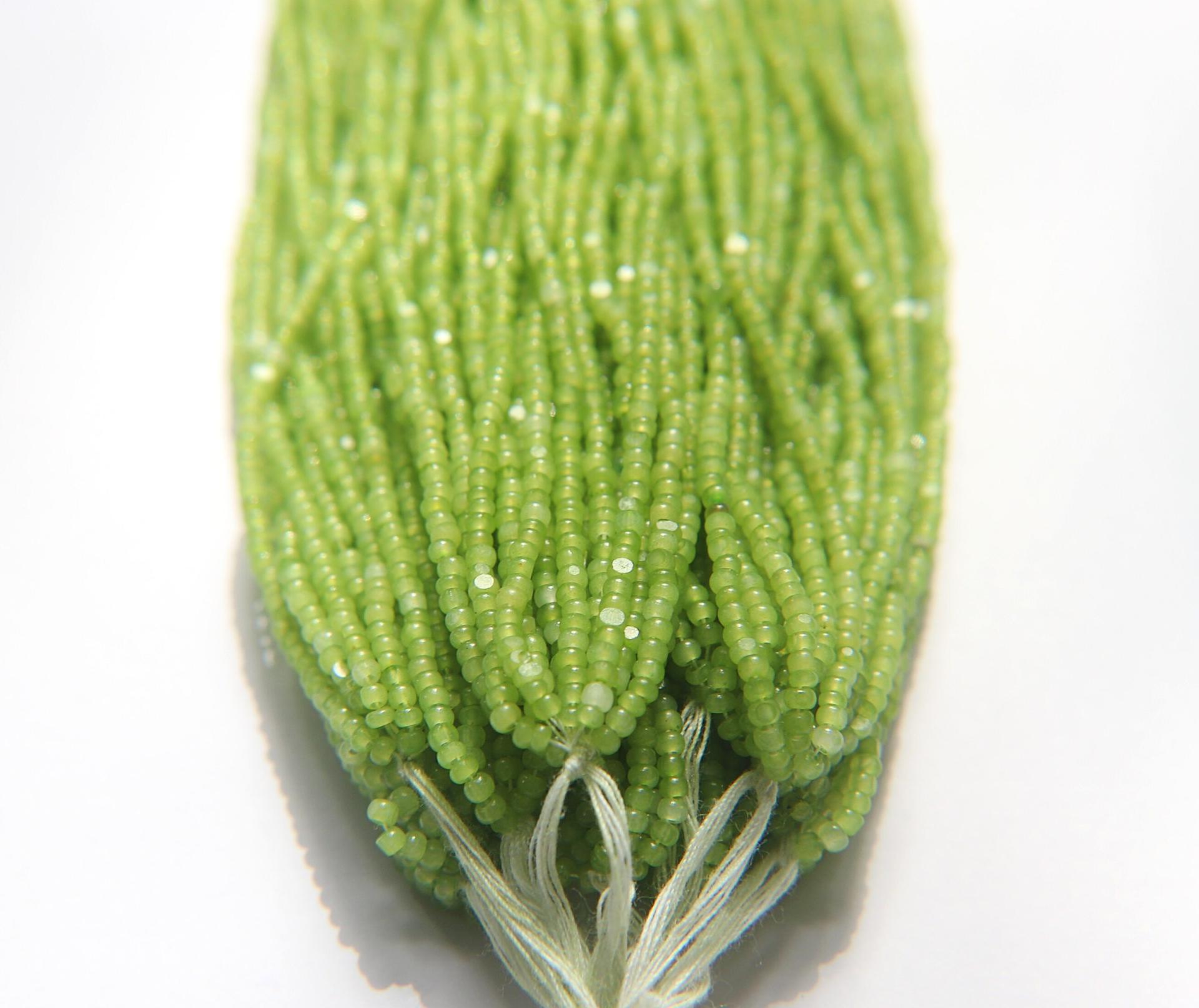 11/0 Hanks Charlotte Cut Beads Kelly Green Opal 1/5/25/50/100 Hanks 2.0mm jewellery rare glass beads, jewelry supply findings, Native supply