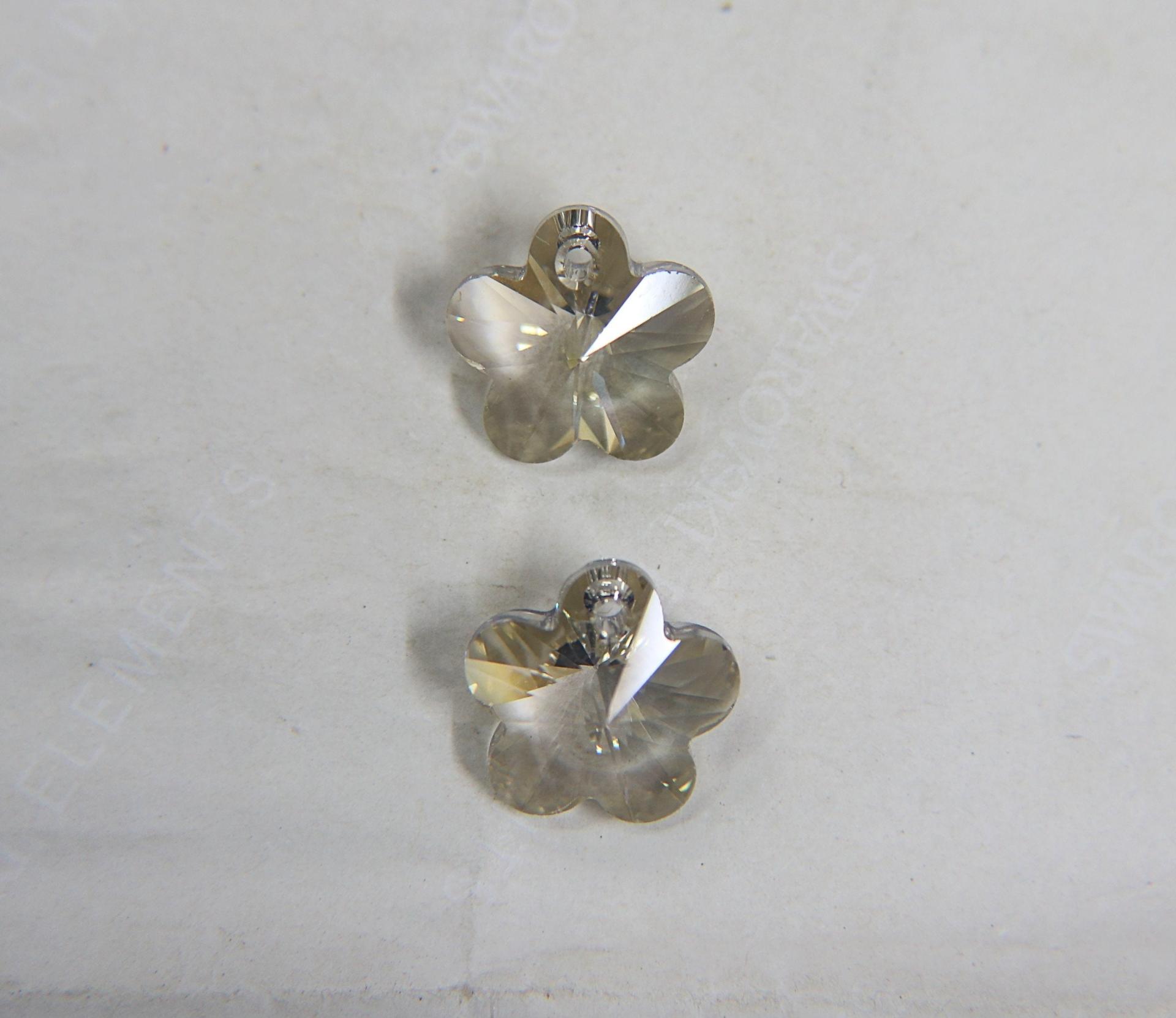 Swarovski Element 6744 18mm Flower Pendant Crystal Pendant Beads Crystal drops vintage findings, jewelry making, wedding decorations