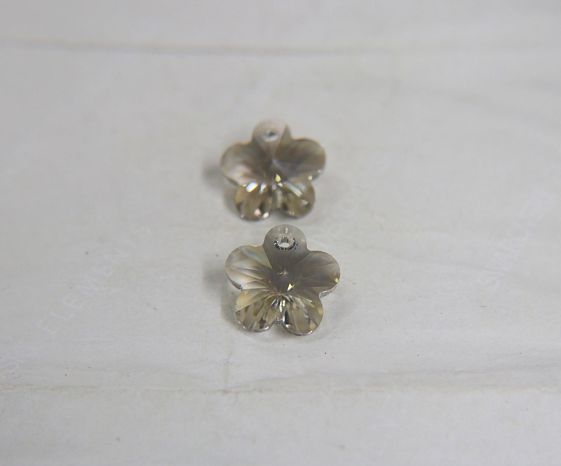 Swarovski Element 6744 18mm Flower Pendant Crystal Pendant Beads Crystal drops vintage findings, jewelry making, wedding decorations