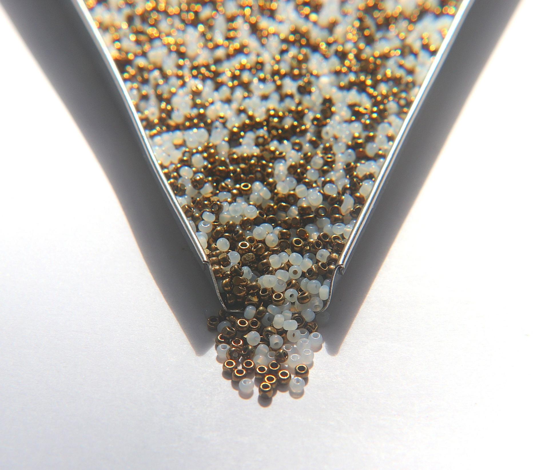 13/0 Charlotte true Cut Beads Designer Mix (12 Colors) 5/10/20/50/250/500 Grams Premium Seed Beads, Rare Beads, Native Supply