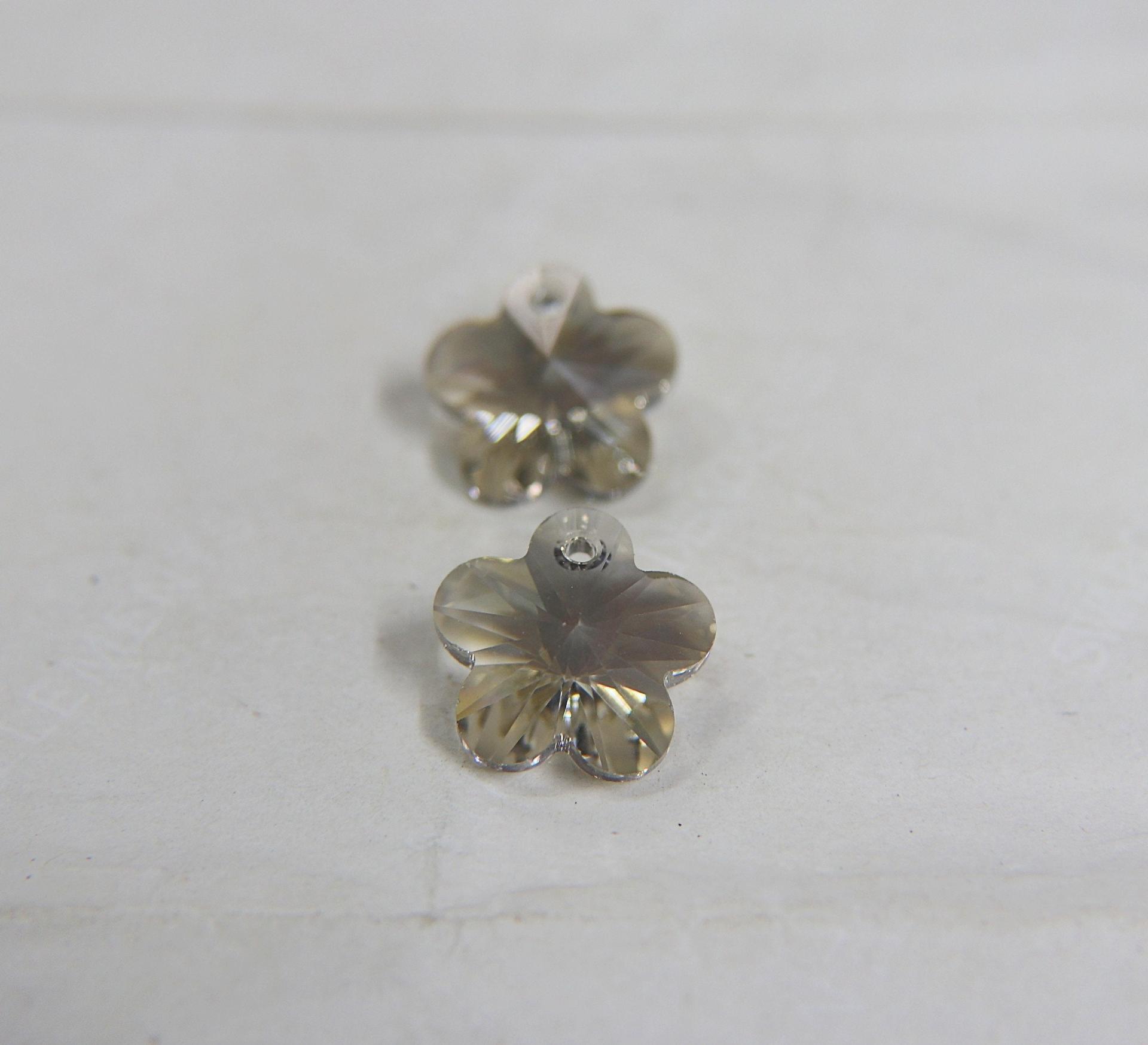 Swarovski Element 6744 18mm Flower Pendant Crystal Pendant Beads Crystal drops vintage findings, jewelry making, wedding decorations