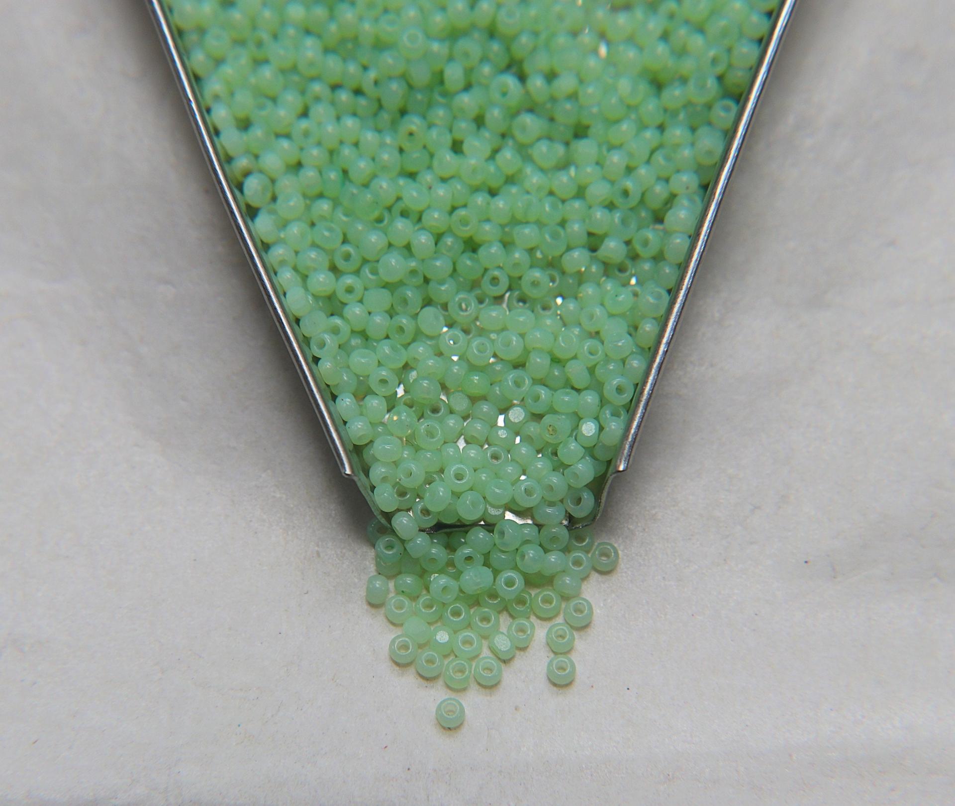 11/0 Charlotte True Cut Beads Chrysolite Opal 10/20/50/250/500 Grams Premium Seed beads, native supply