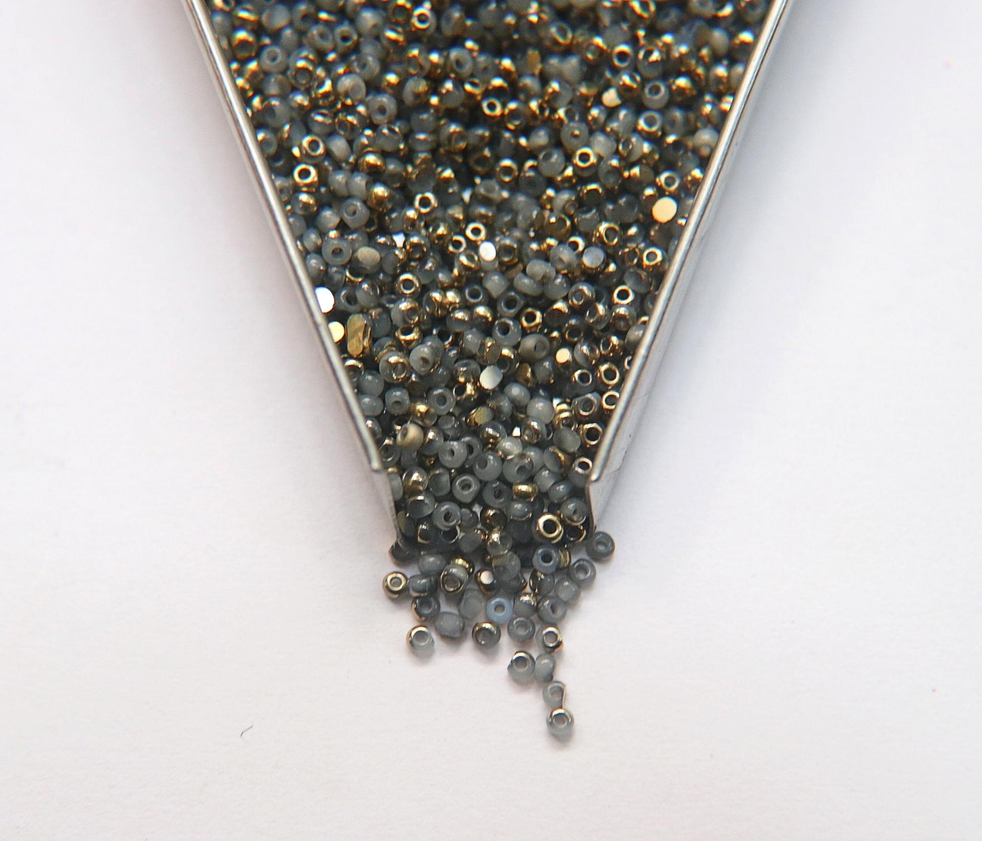 11/0 Charlotte Cut Beads Patina White Opal Aurum 10/20/50/250/500 Grams PREMIUM MATERIALS