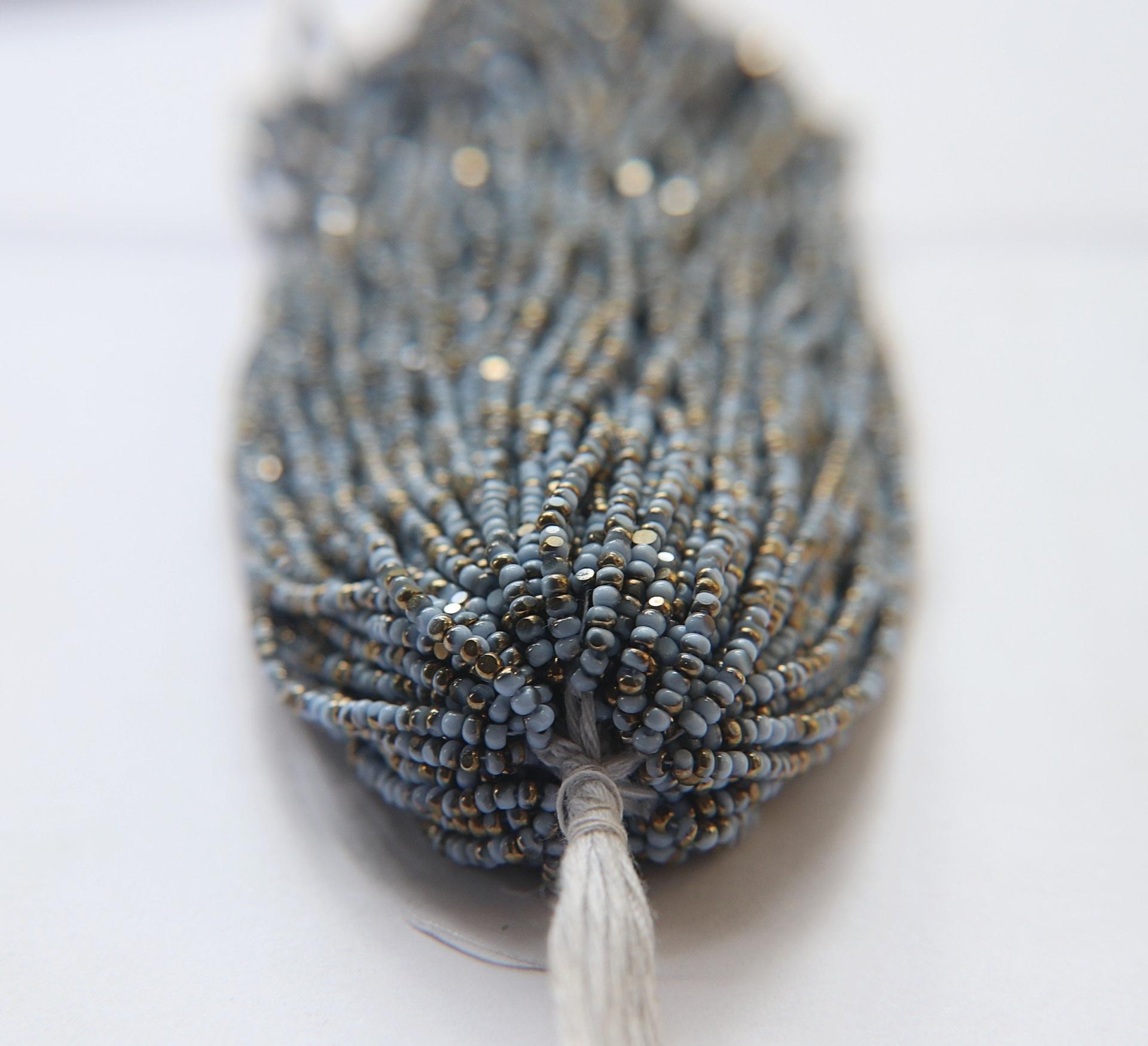 11/0 Hanks Charlotte true Cut Beads Patina Opaque Pale Aurum 1/5/25/50/100 Hanks PREMIUM SEED Beads, NATIVE supplies