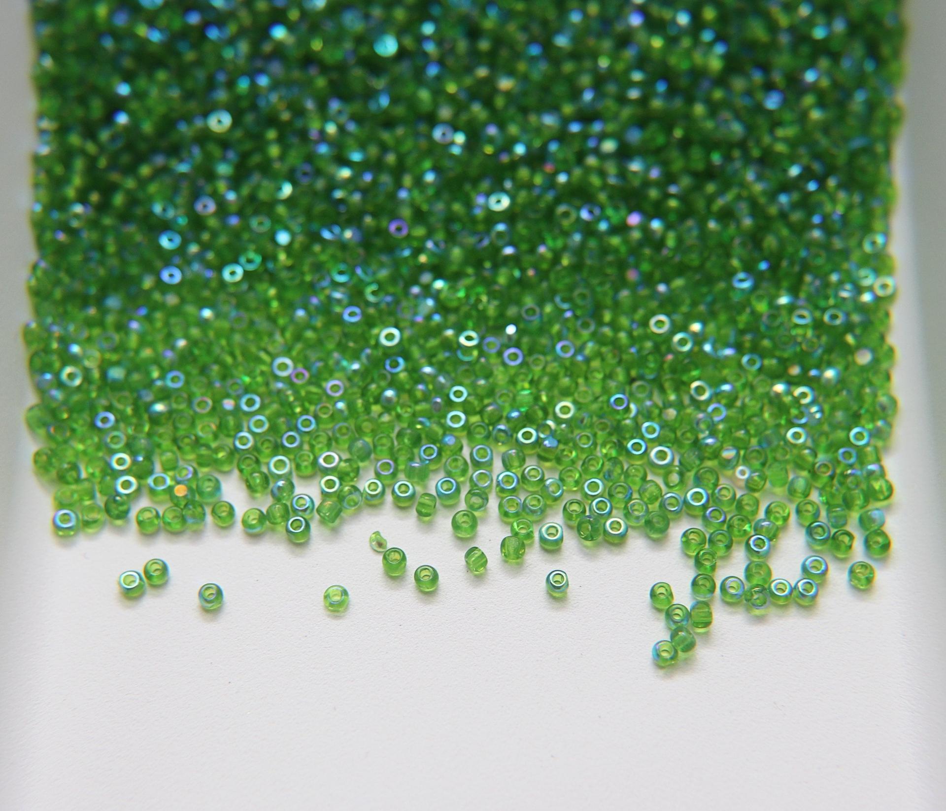 11/0 Charlotte Cut Beads Transparent Patina Kelly Green Aurore Boreale 10/20/50/250/500 Grams PREMIUM MATERIALS