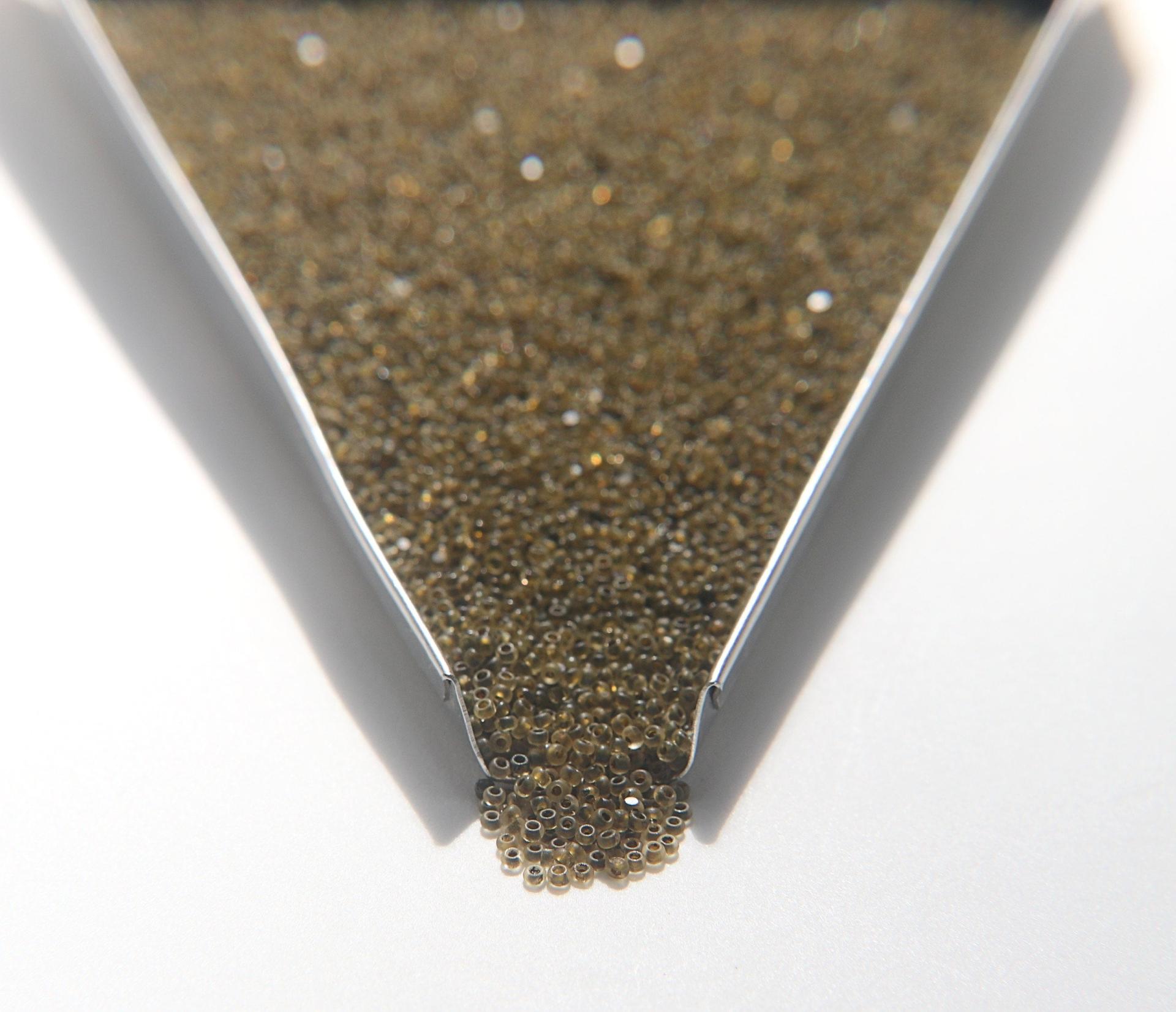 13/0 Charlotte Cut Beads Crystal Matt Khaki Lined 5/10/20/50/250/500 Grams embroidery materials, jewelry making, vintage beads