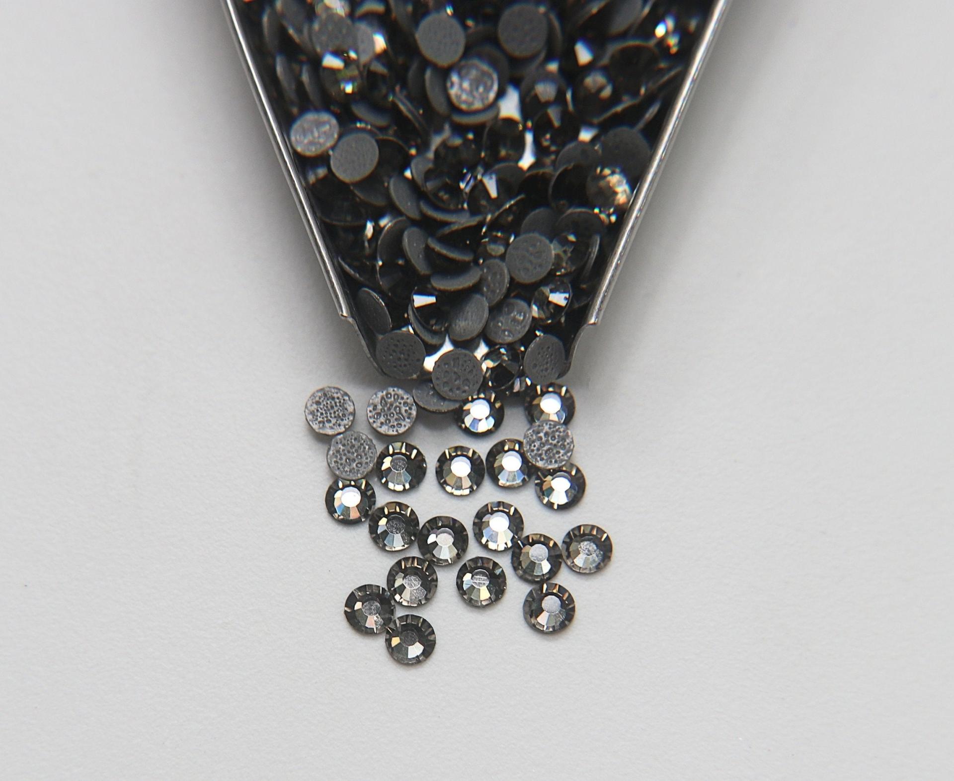 16SS Vintage Preciosa Hotfix Roses 4mm (14 Colors) Made in Czech Republic 72/288/720/1440 Pieces