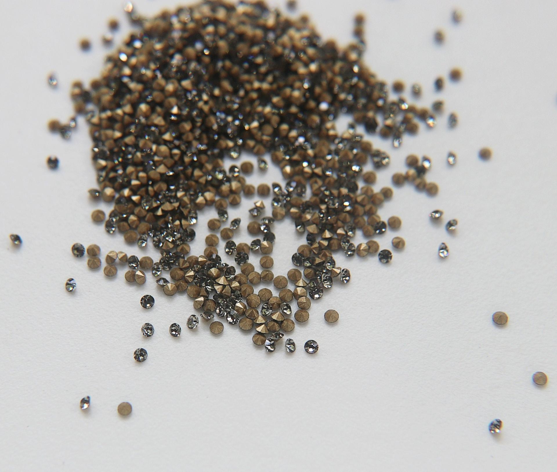 Swarovski Crystal 5SS/PP12 1.5mm 1028 Chatons Vintage Swarovski Crystal dust Clay nail art