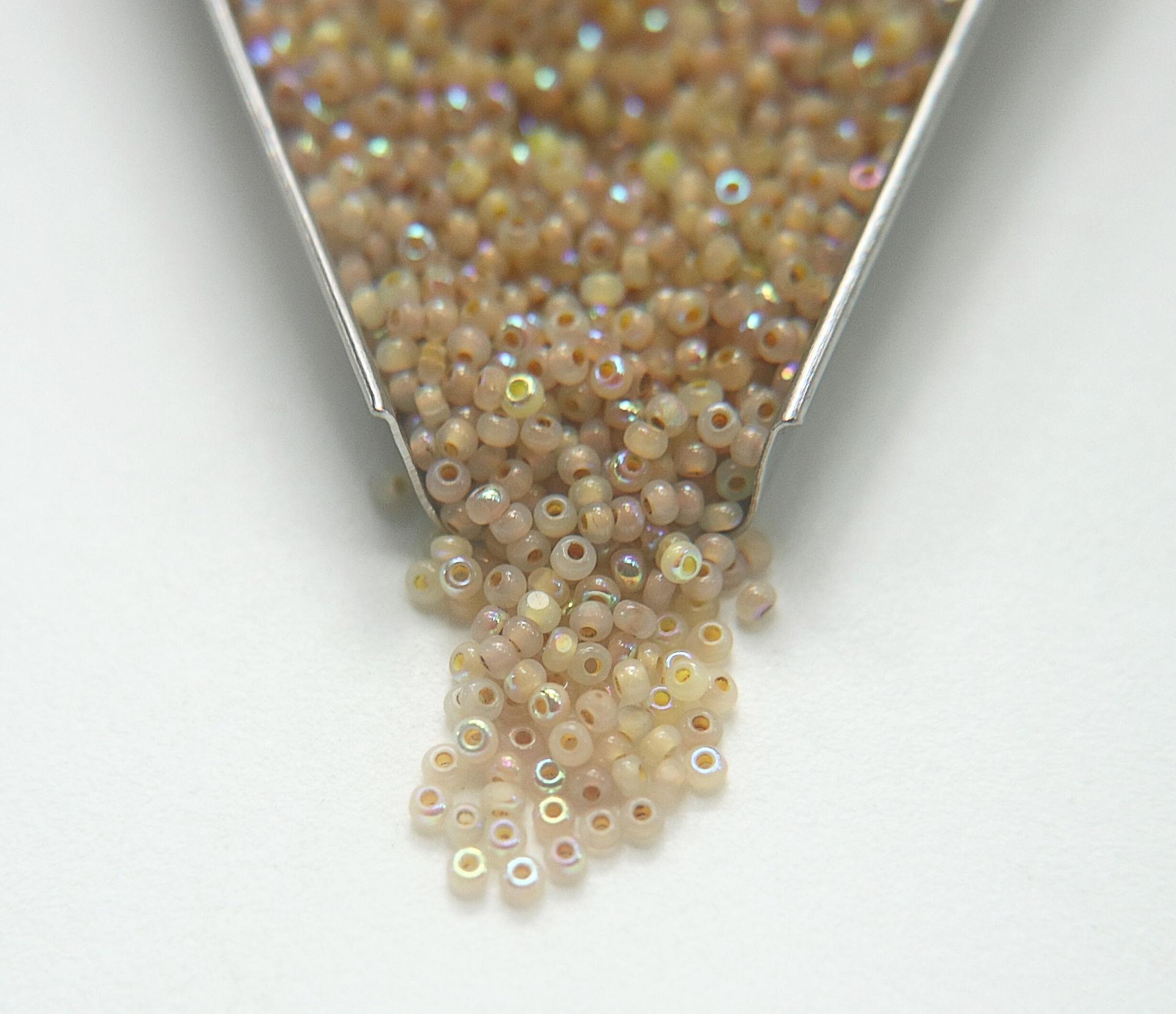 11/0 Charlotte true Cut Beads Patina Opal Neon Yellow Aurore Boreale loose beads embroidery materials native supply