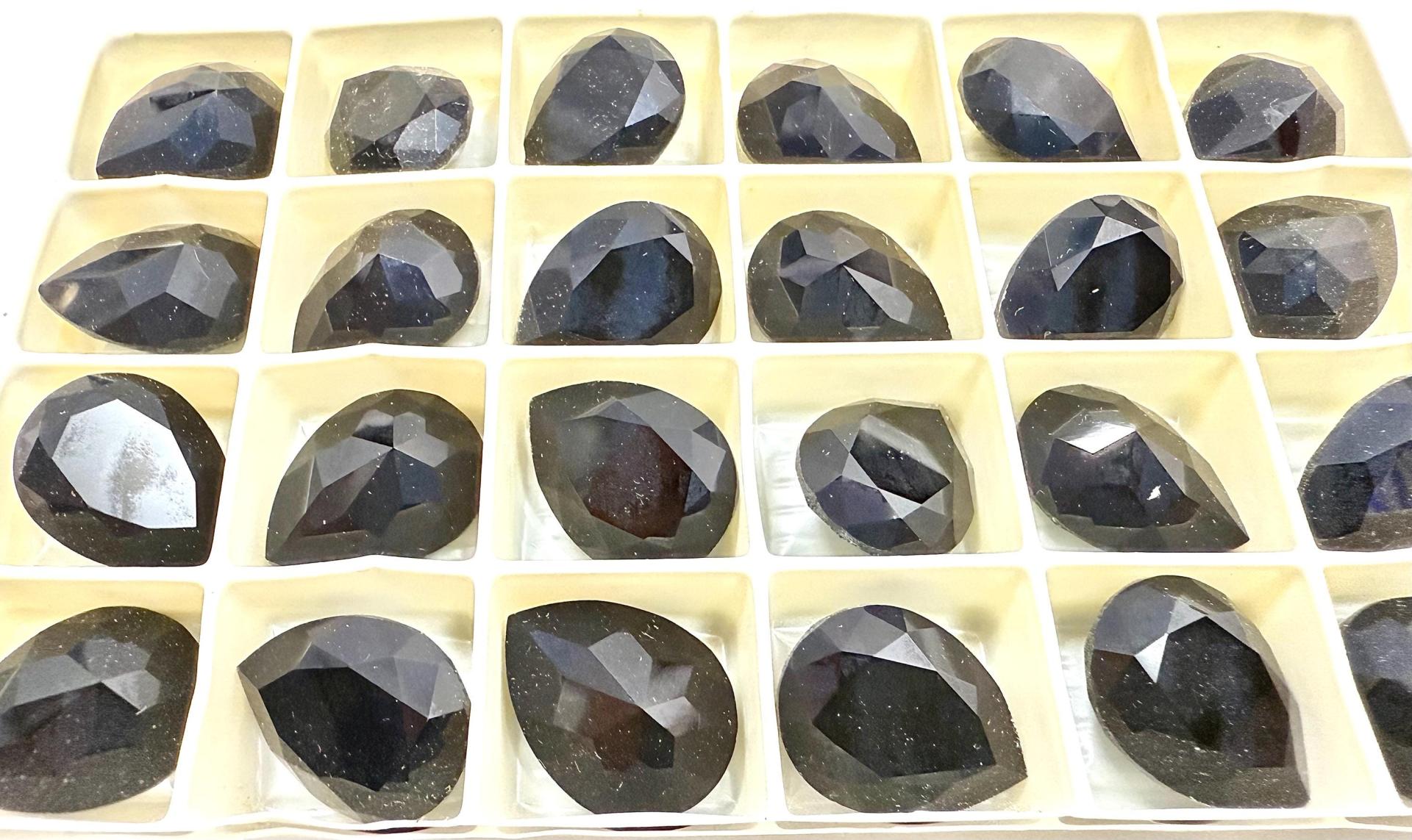 Vintage Swarovski 20x15 mm Jet Unfoiled Pear Shape 4320 Premier Crystal Rhinestones gemstones jewlery
