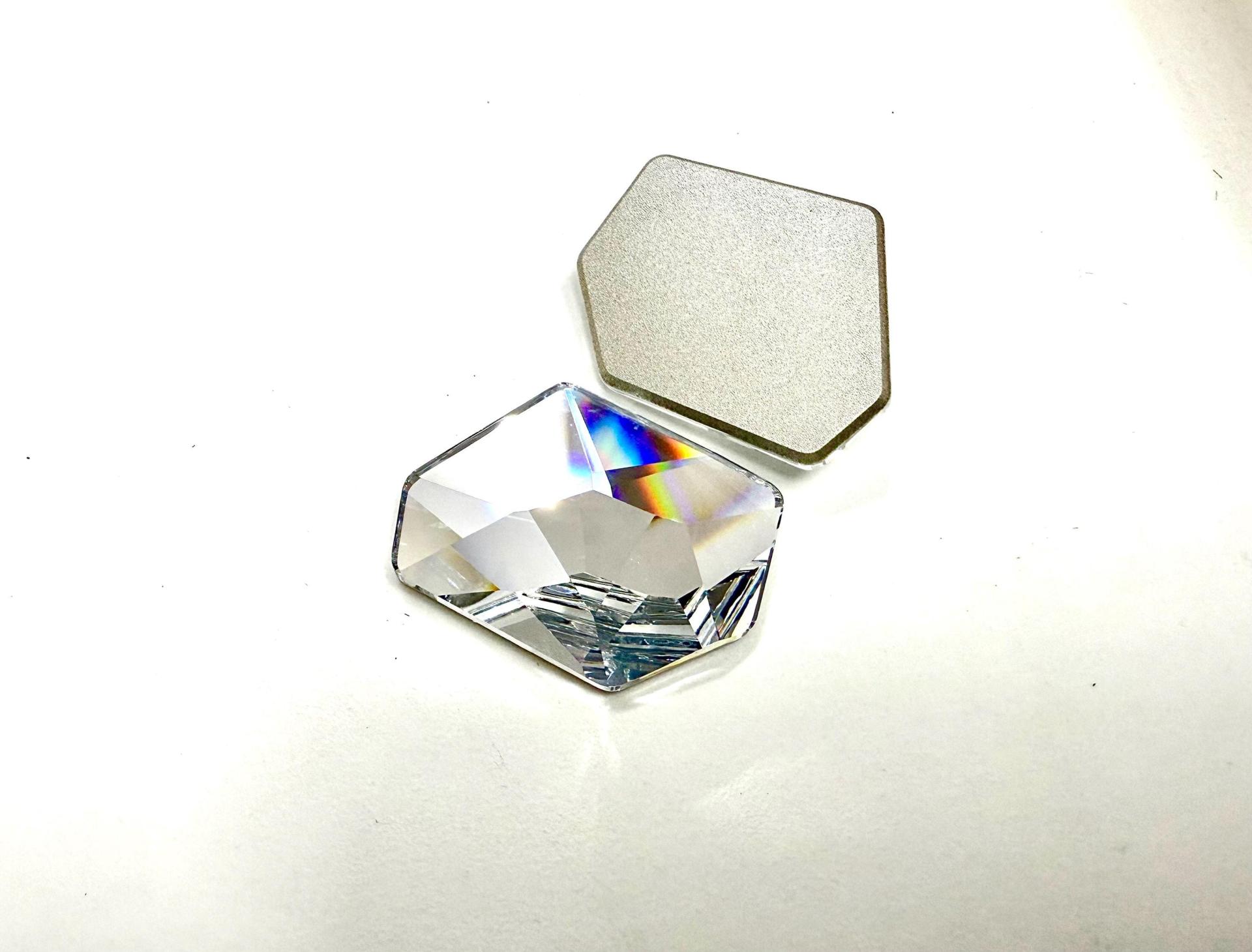 Swarovski 38 x 33 mm 4759 Flat Back Cosmic Fancy Stone (Crystal Cal Vi Si) chunky stones