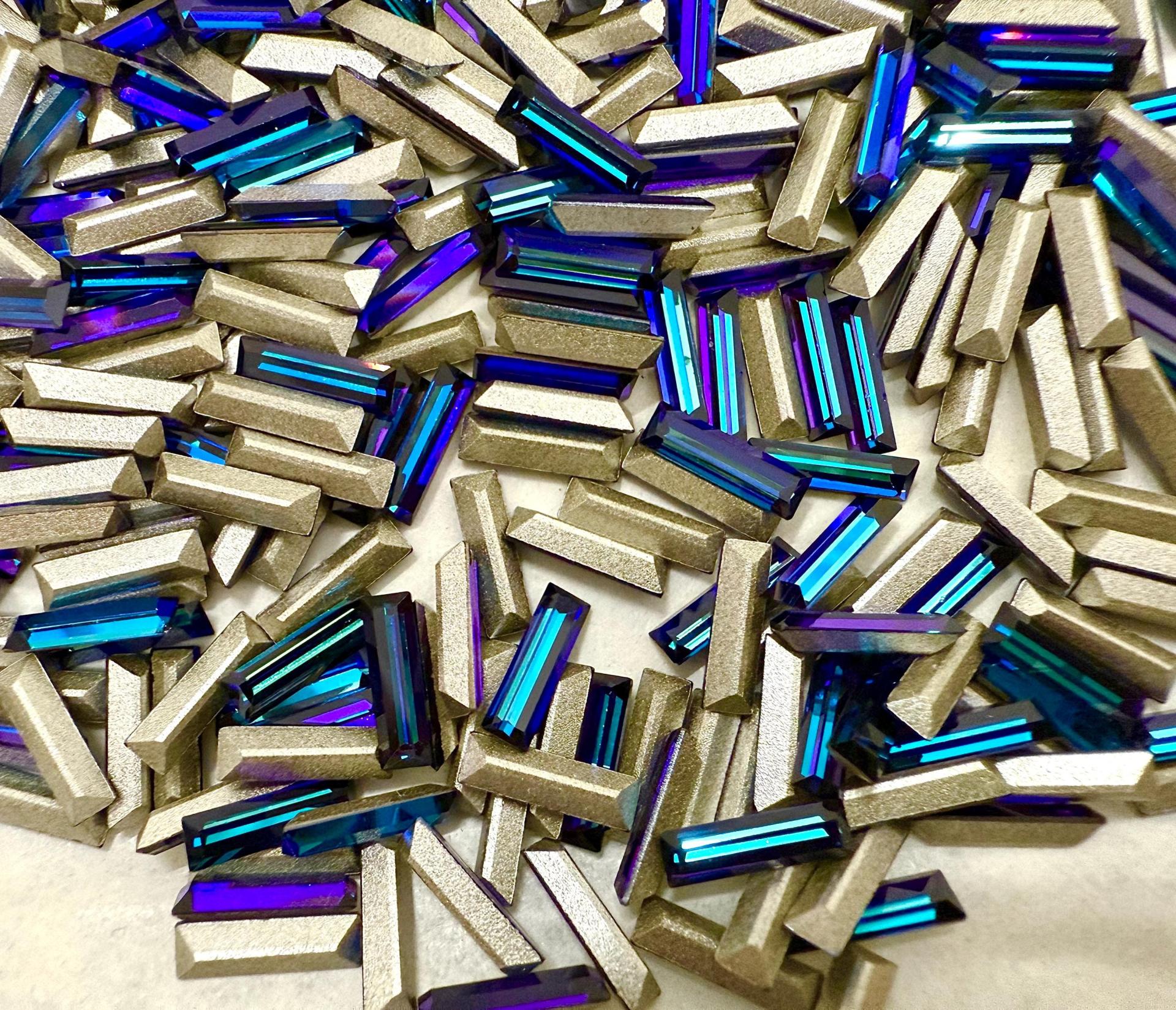 10x3 mm Swarovski 4500 Crystal Heliotrope Baguette Fancy Stone  gemstones jewlery making color zirconium