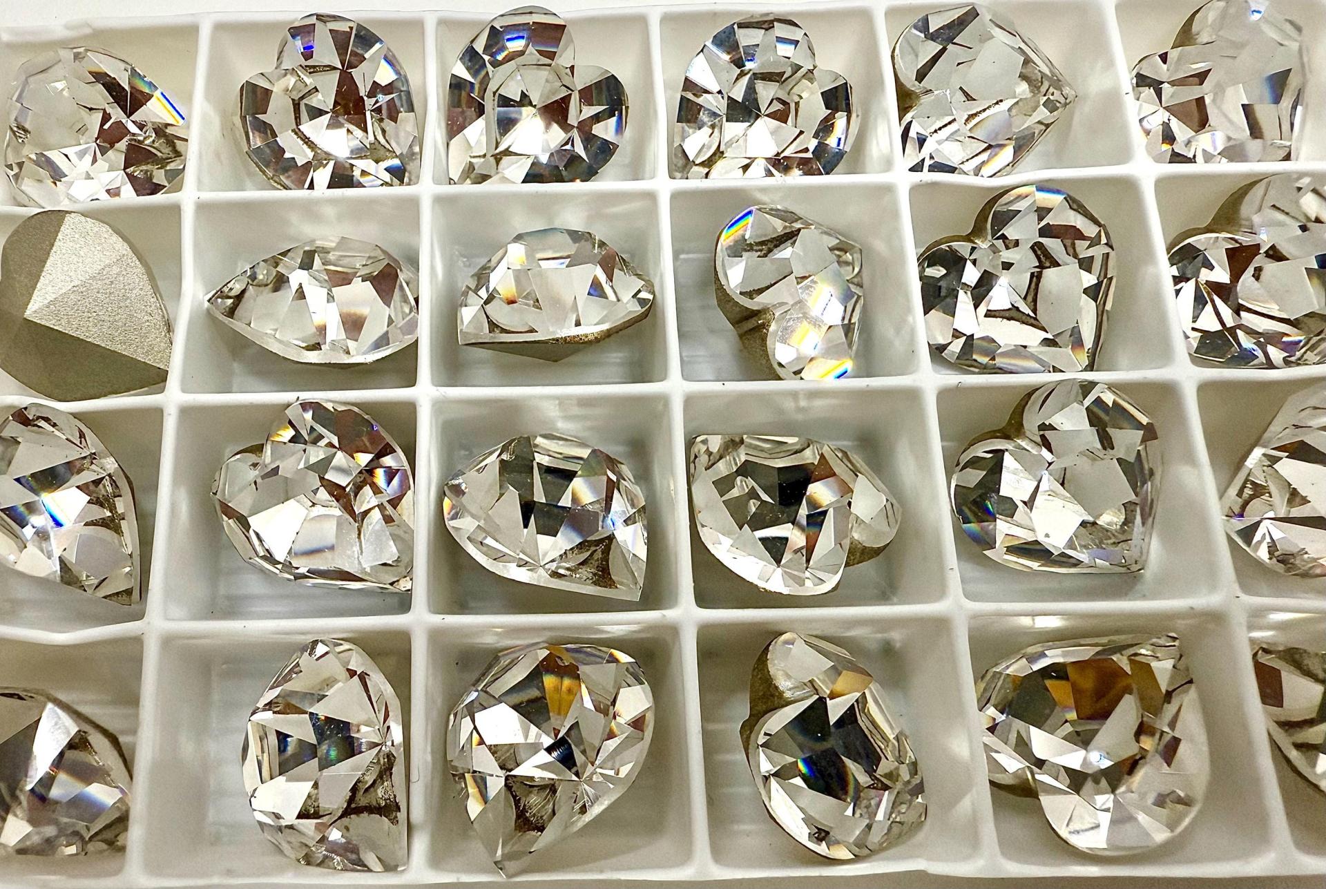 Swarovski Vintage Heart Rhinestones 18.7x 17 mm in Crystal foiled fancy stones jewelry making