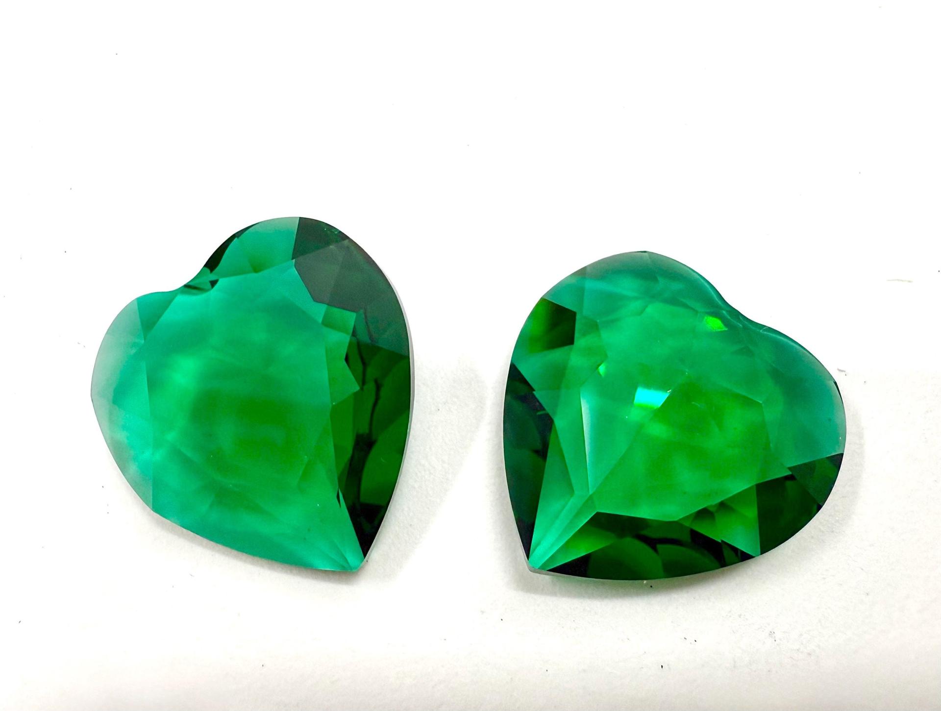 Swarovski Vintage 4827 Heart Rhinestones 28 mm in Emerald unfoiled fancy stones jewelry making