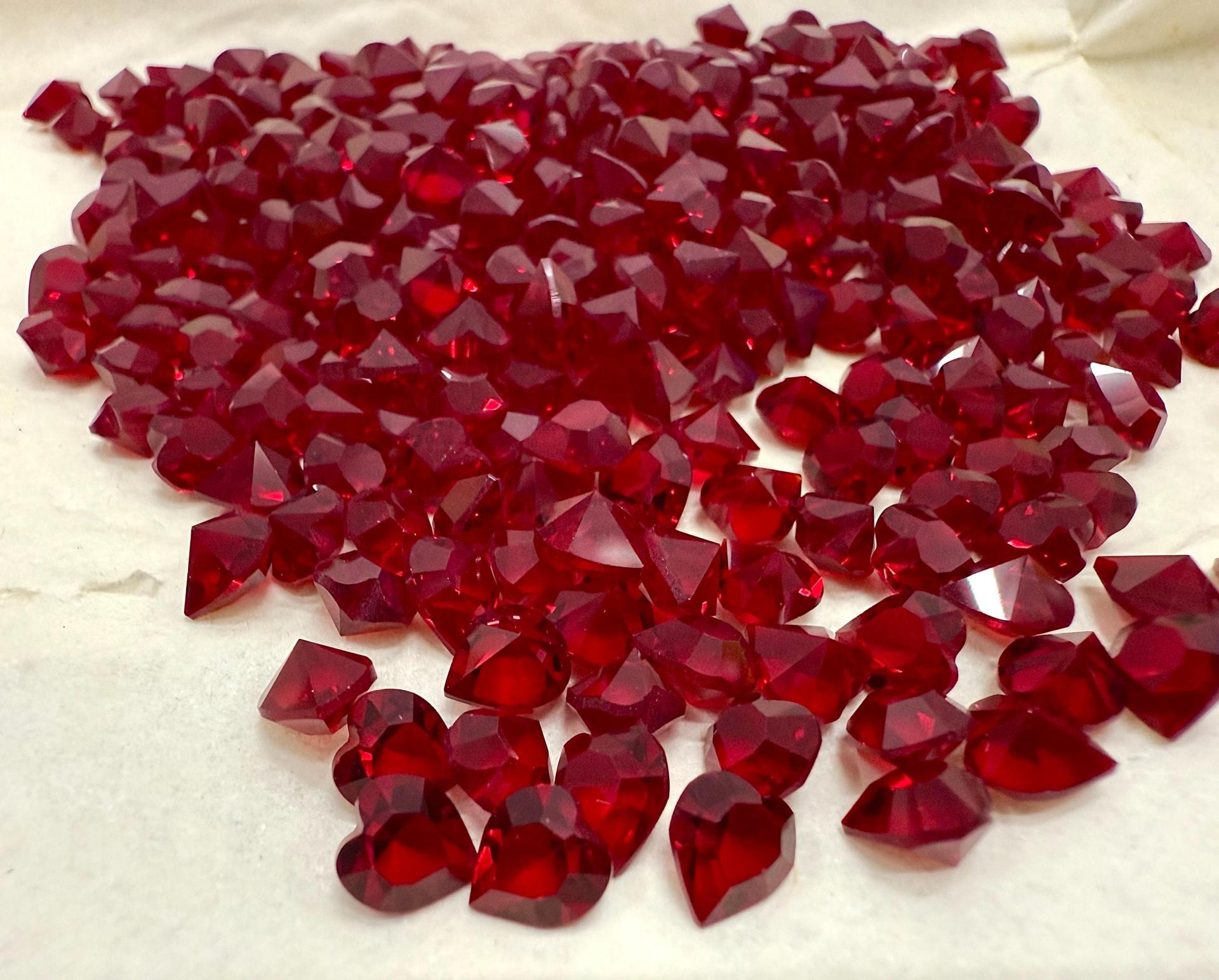 Swarovski 4800 Vintage Heart Rhinestones - 6.6x 6 mm in Siam unfoiled fancy stones jewelry making