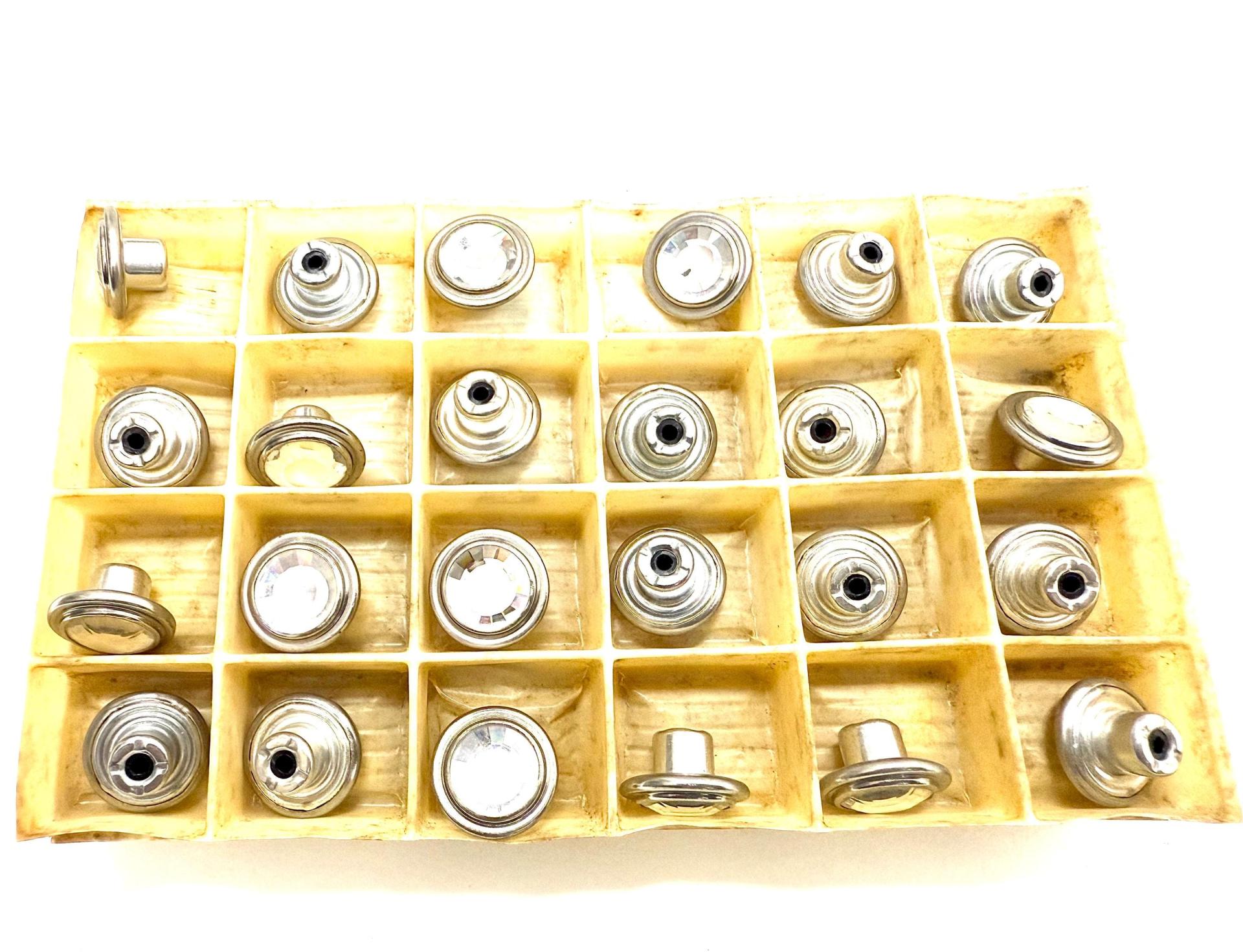 14mm Swarovski Art.# 1790.1 - Swarovski Decorative Jeans Buttons , Crystal Stones, Silver Brushed Casting