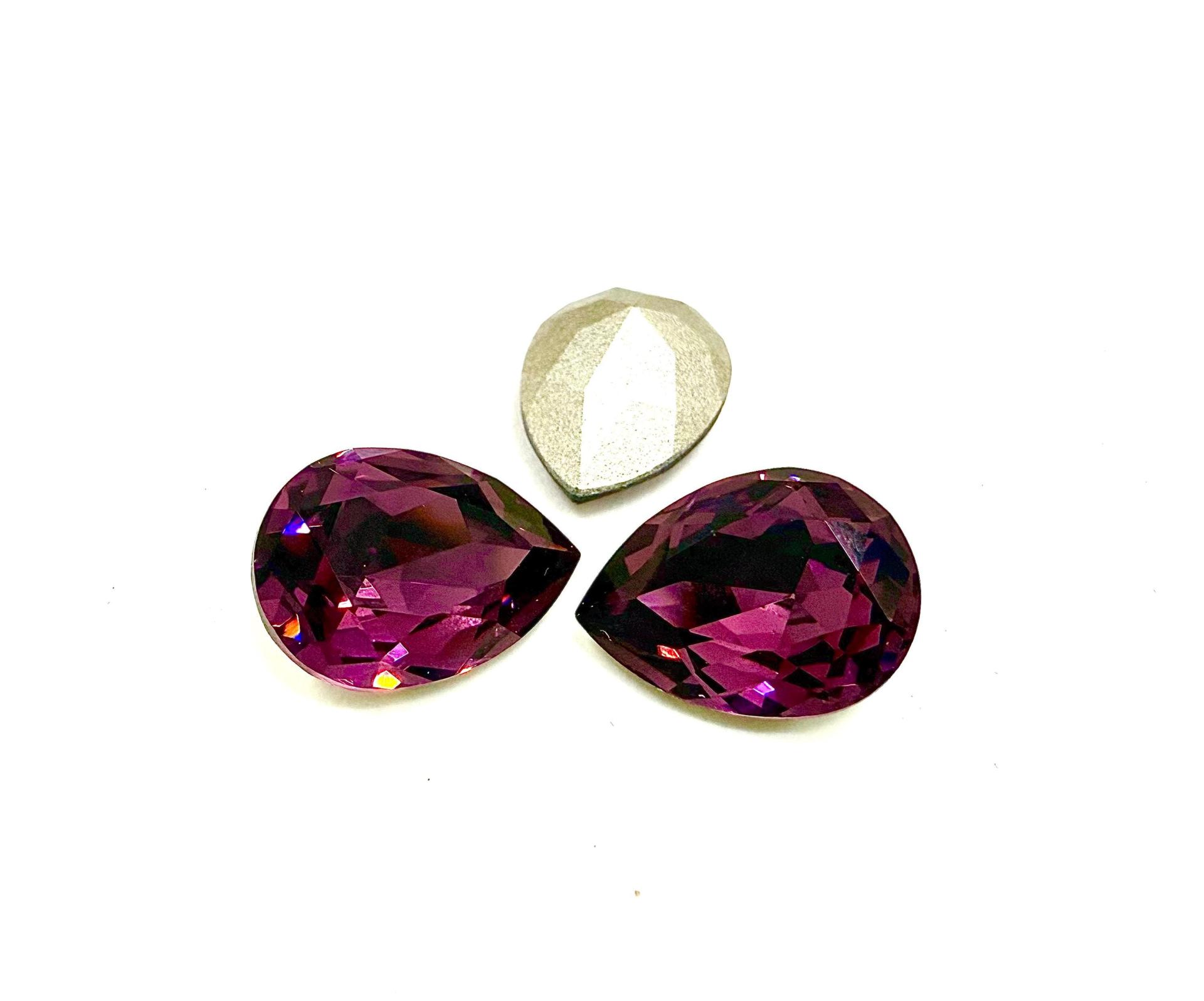 Vintage Swarovski 15x11 mm Amethyst Pear Shape 4320 Premier Crystal Rhinestones zirconium gemstones jewlery findings