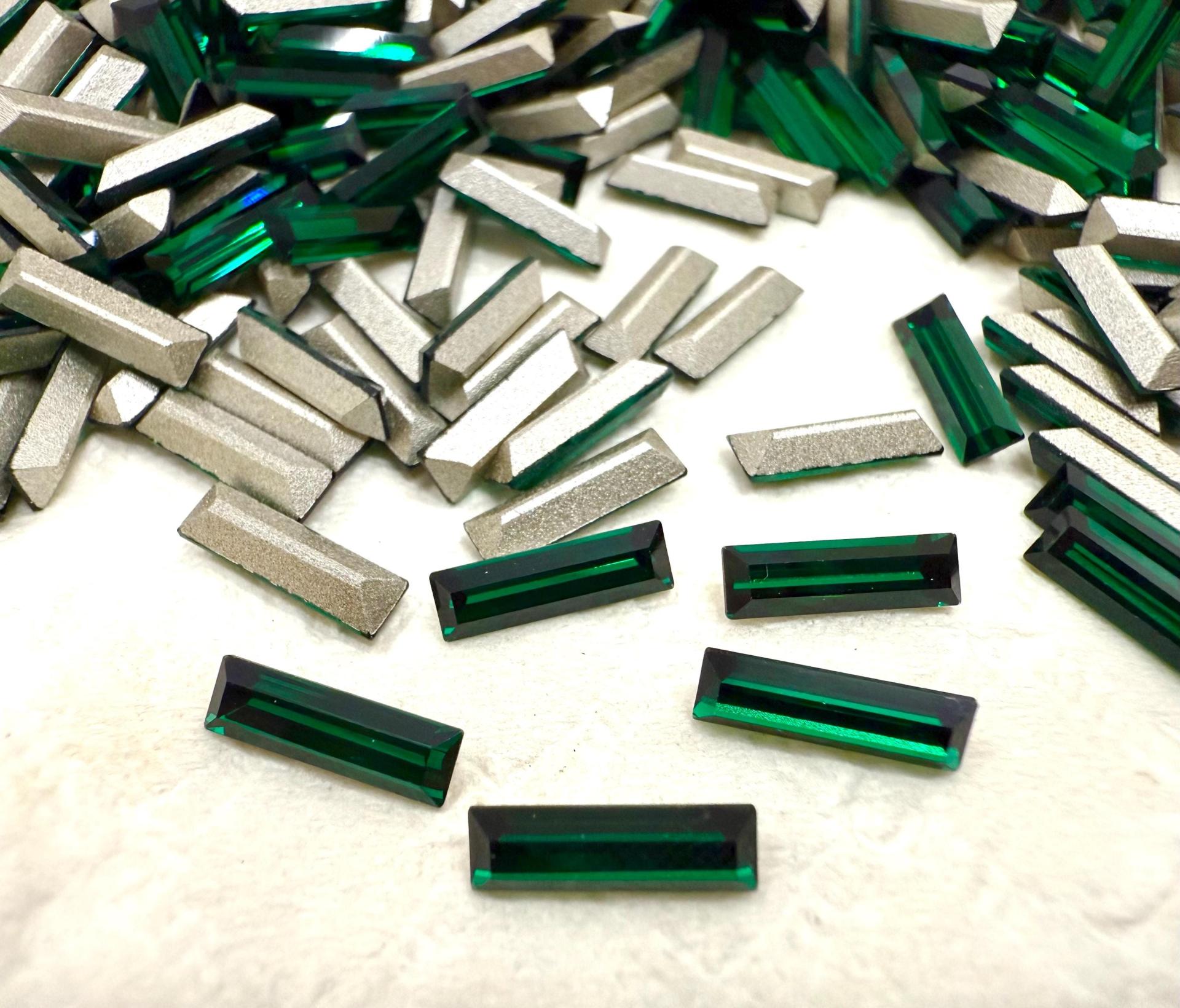 10x3 mm Swarovski 4500 Emerald Baguette Fancy Stone gemstones jewlery making color zirconium
