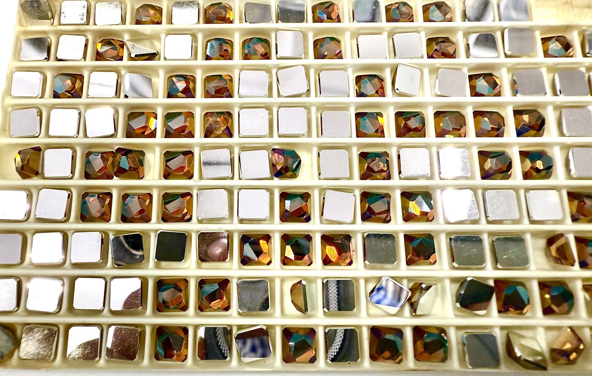 SWAROVSKI 6MM #4854 Space Cut Fancy Stone in 2 Colors 6/24/72/144 Pieces Nail art decoration, craft supplies, wedding decorations, sparkles