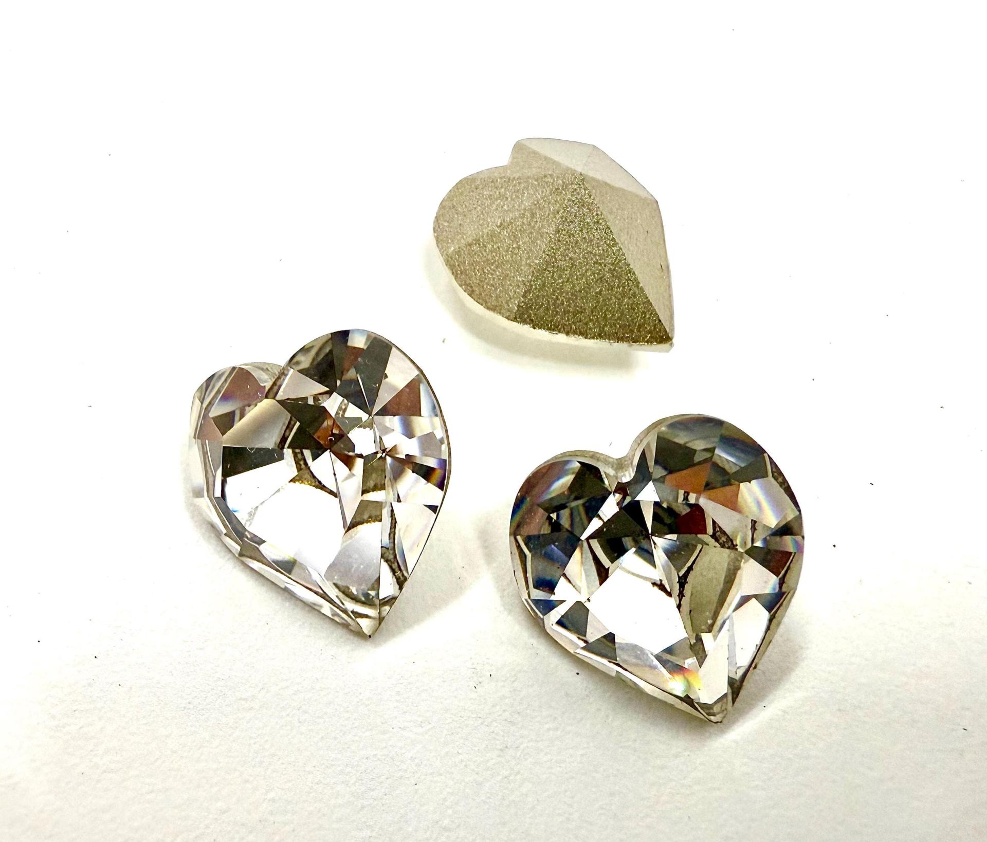 Swarovski Vintage Heart Rhinestones 18.7x 17 mm in Crystal foiled fancy stones jewelry making