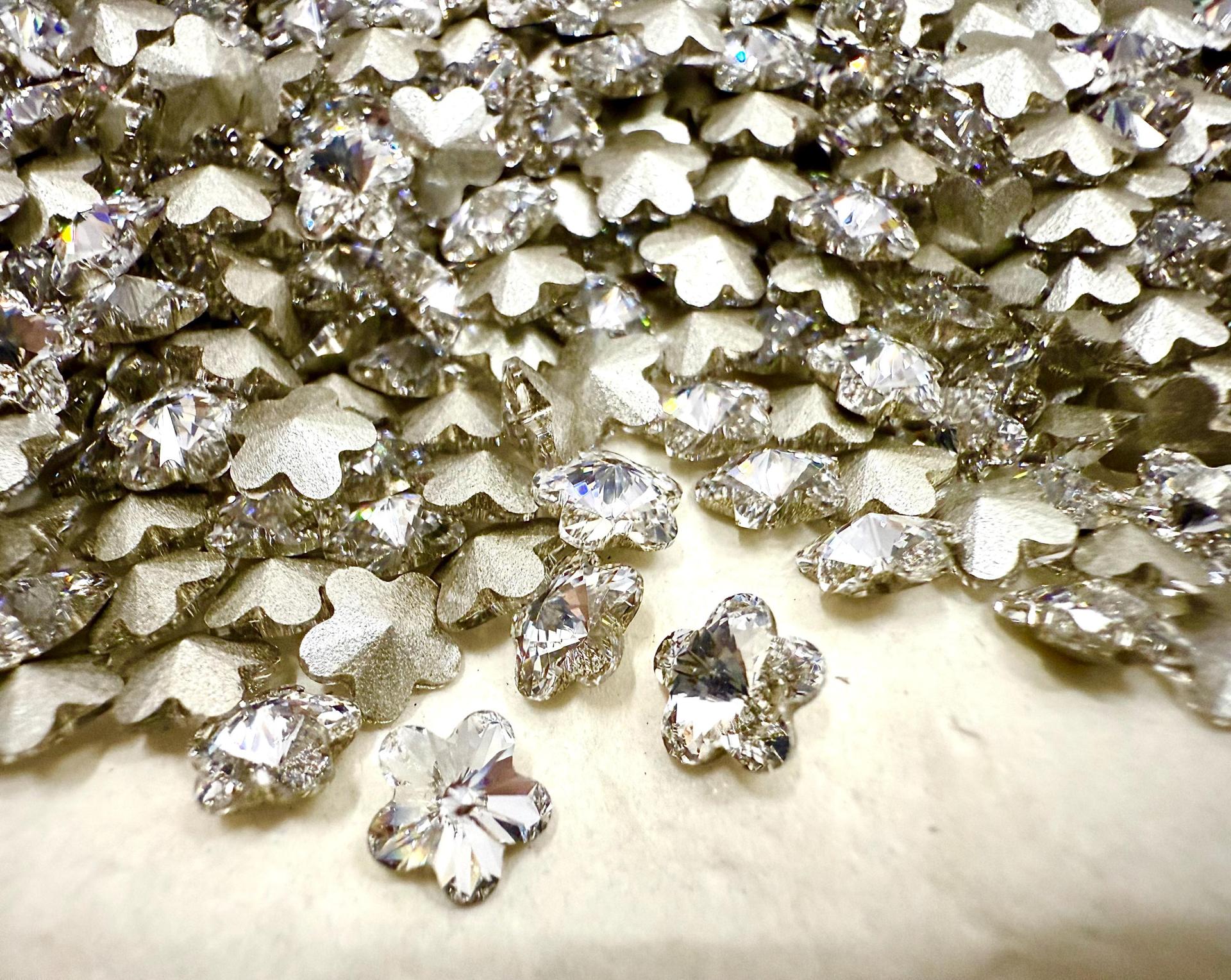 6mm Swarovski 4744 Flower Fancy Stone Crystal Vintage findings jewellery parts