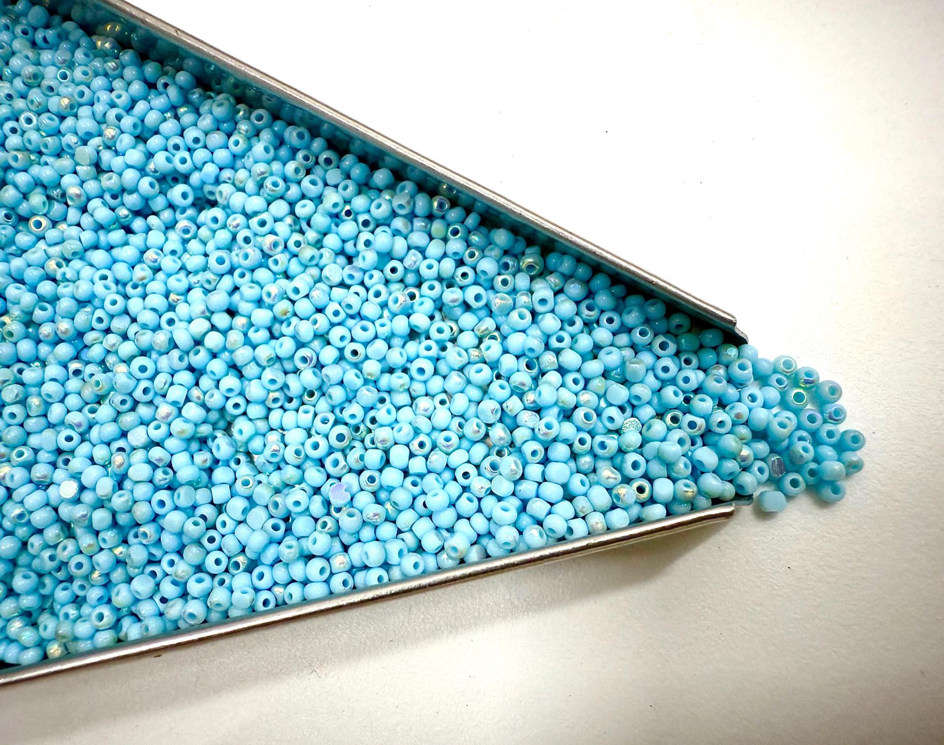 11/0 Charlotte Cut Beads Patina Opaque Powder Turquoise Blue Aurore Boreale NATIVE SUPPLY