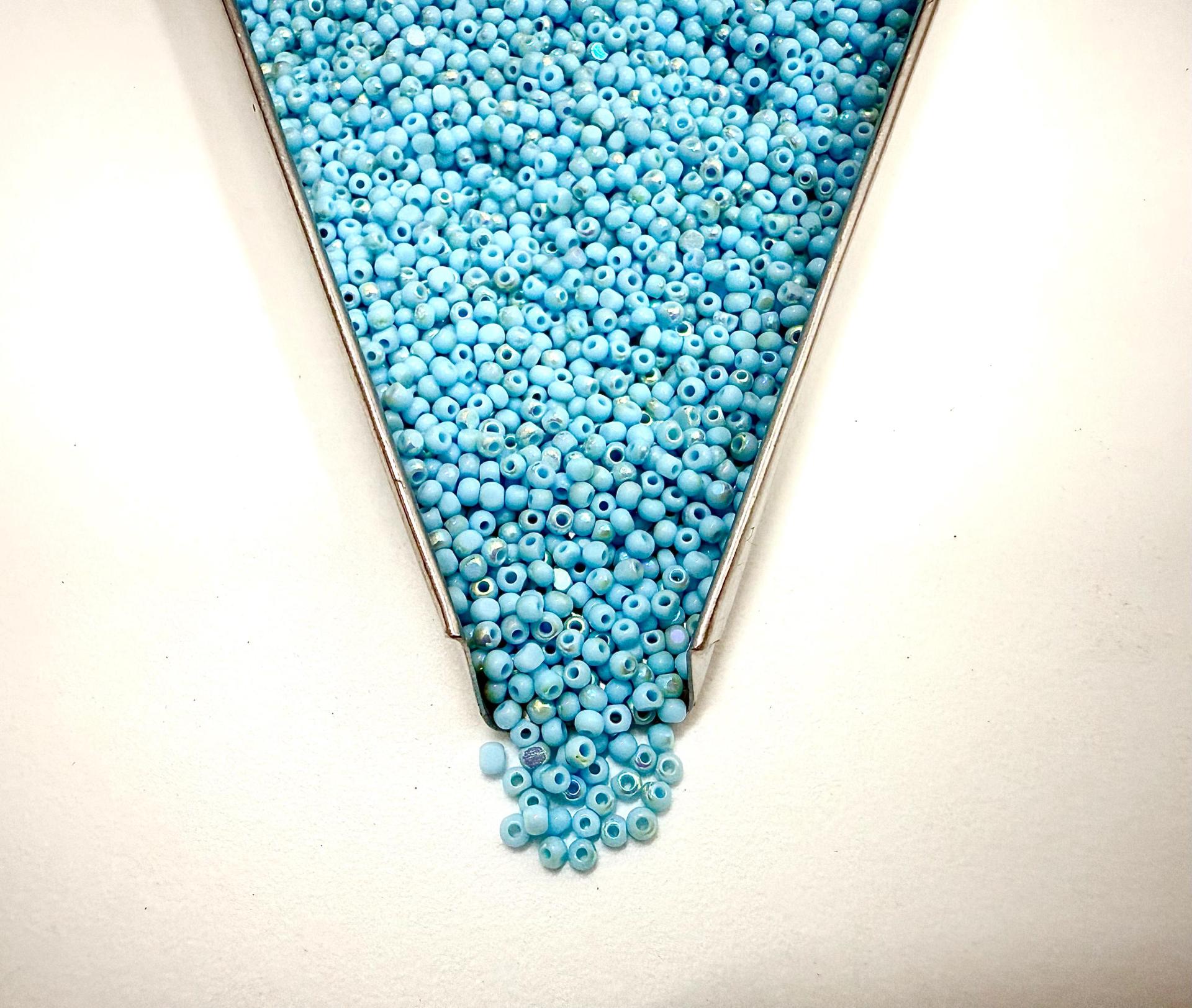 11/0 Charlotte Cut Beads Patina Opaque Powder Turquoise Blue Aurore Boreale NATIVE SUPPLY