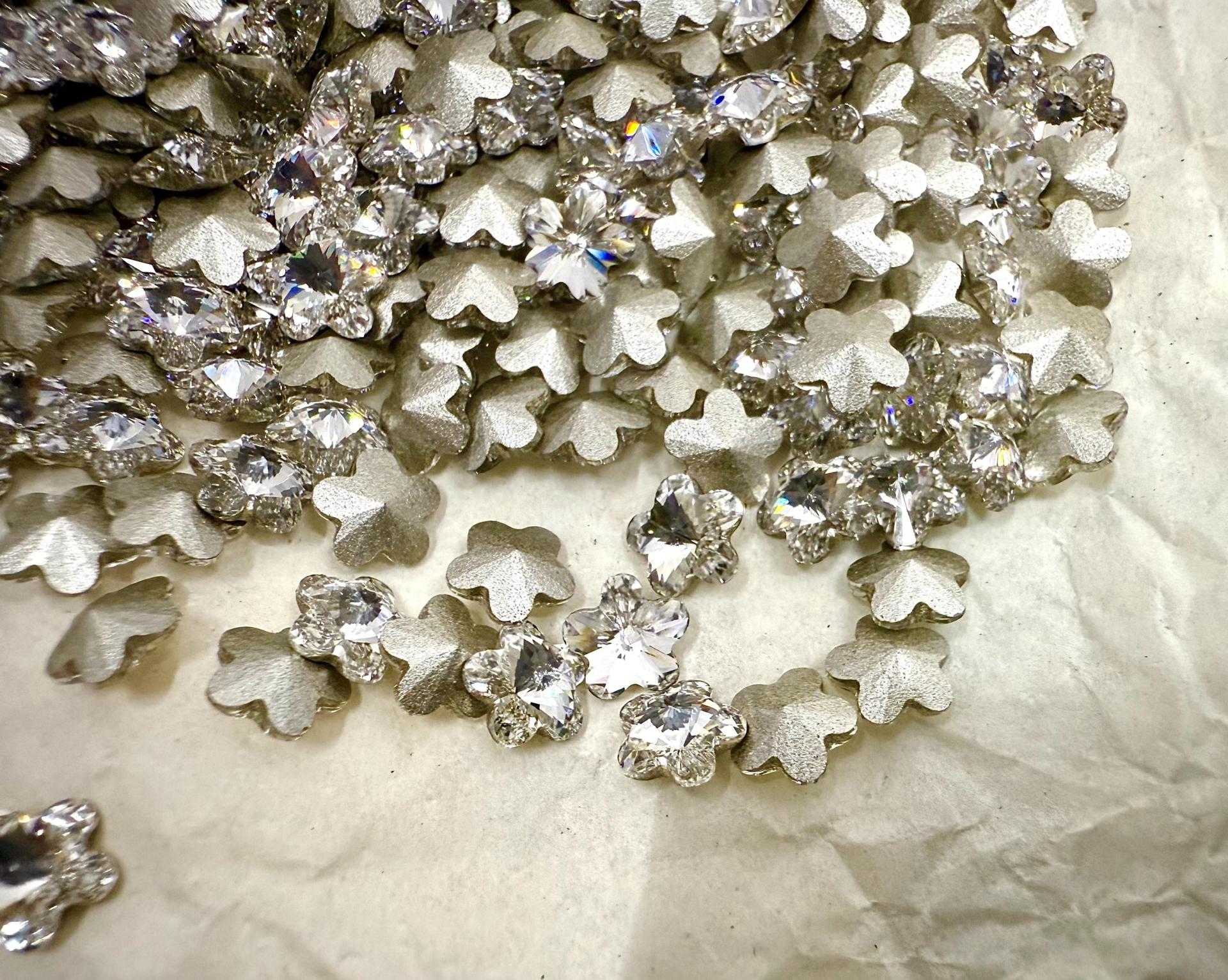 6mm Swarovski 4744 Flower Fancy Stone Crystal Vintage findings jewellery parts