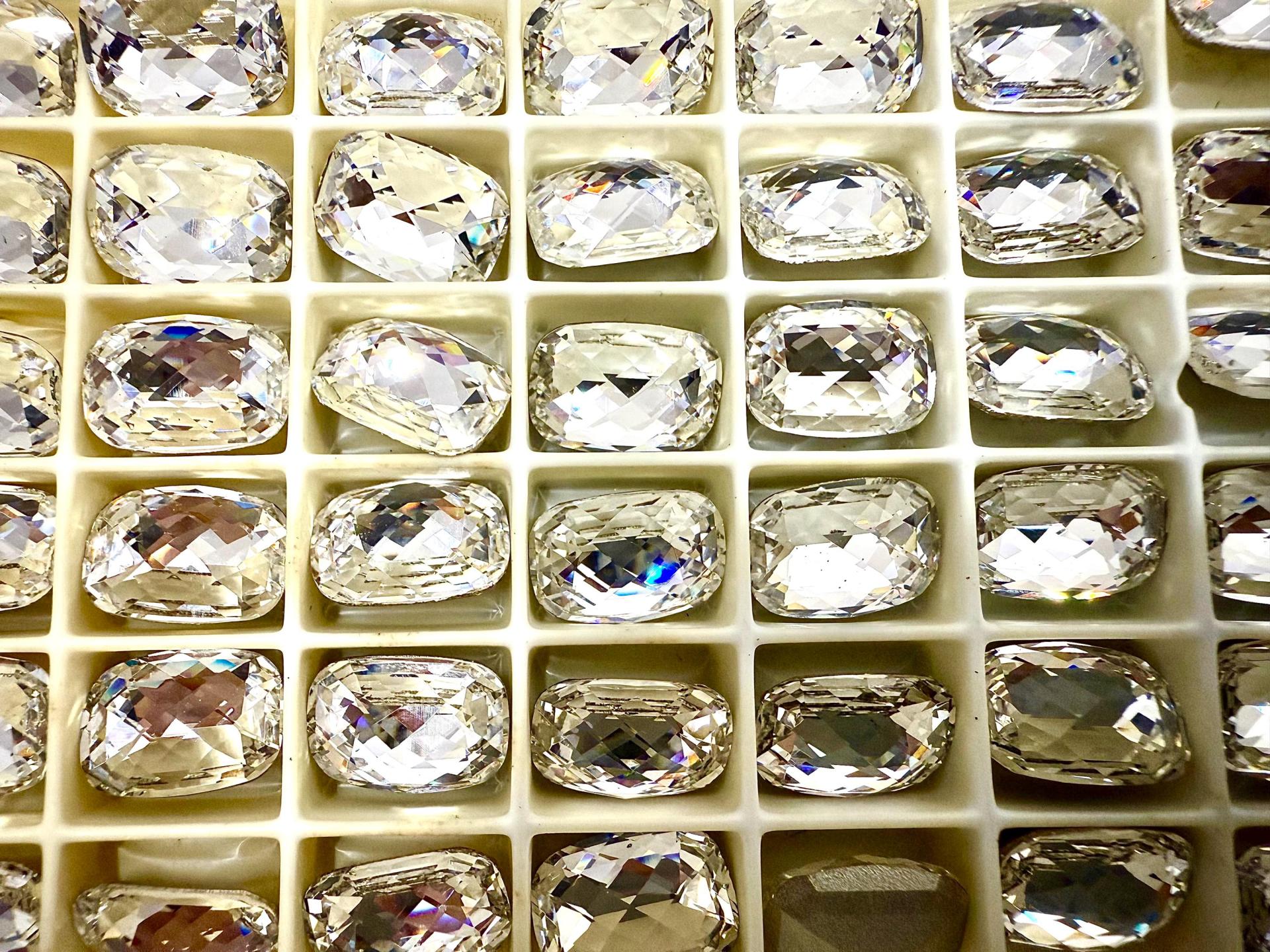 Swarovski 4565 - Classical Baguette Crystal Fancy Stone foiled Premier Crystal Rhinestones (2 Pieces) gemstones
