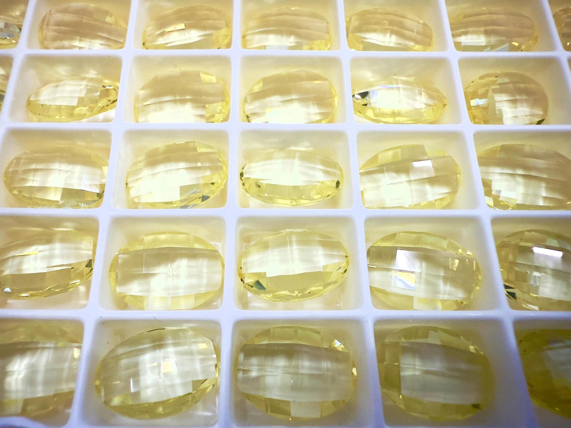 Swarovski 4114 Chessboard Oval 14x10mm Pack of 6 Jonquil (unfoiled) gemstones