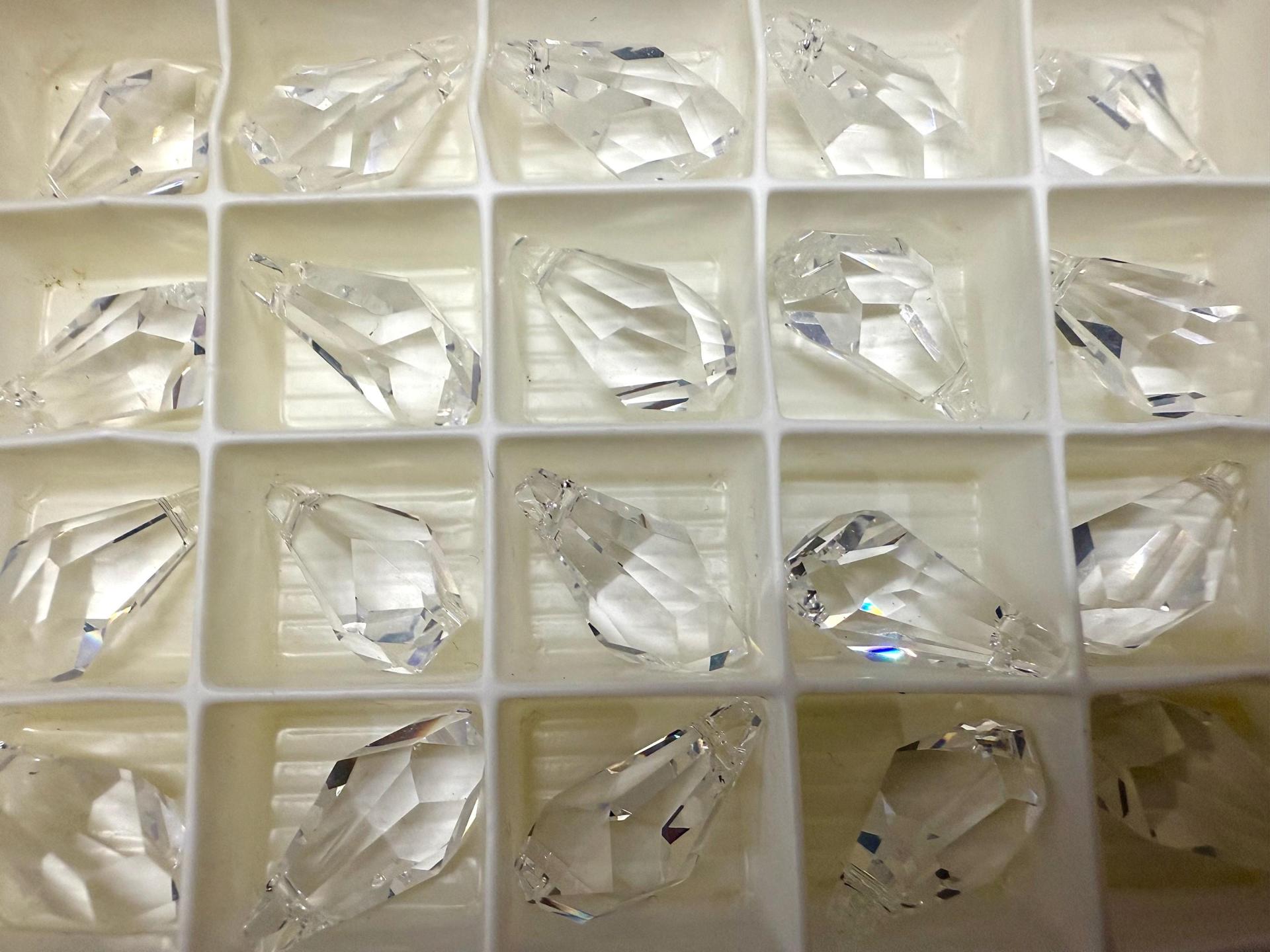 Swarovski 6015 Polygon Drop Pendants 21 MM Fancy Crystal drop in Crystal vintage findings