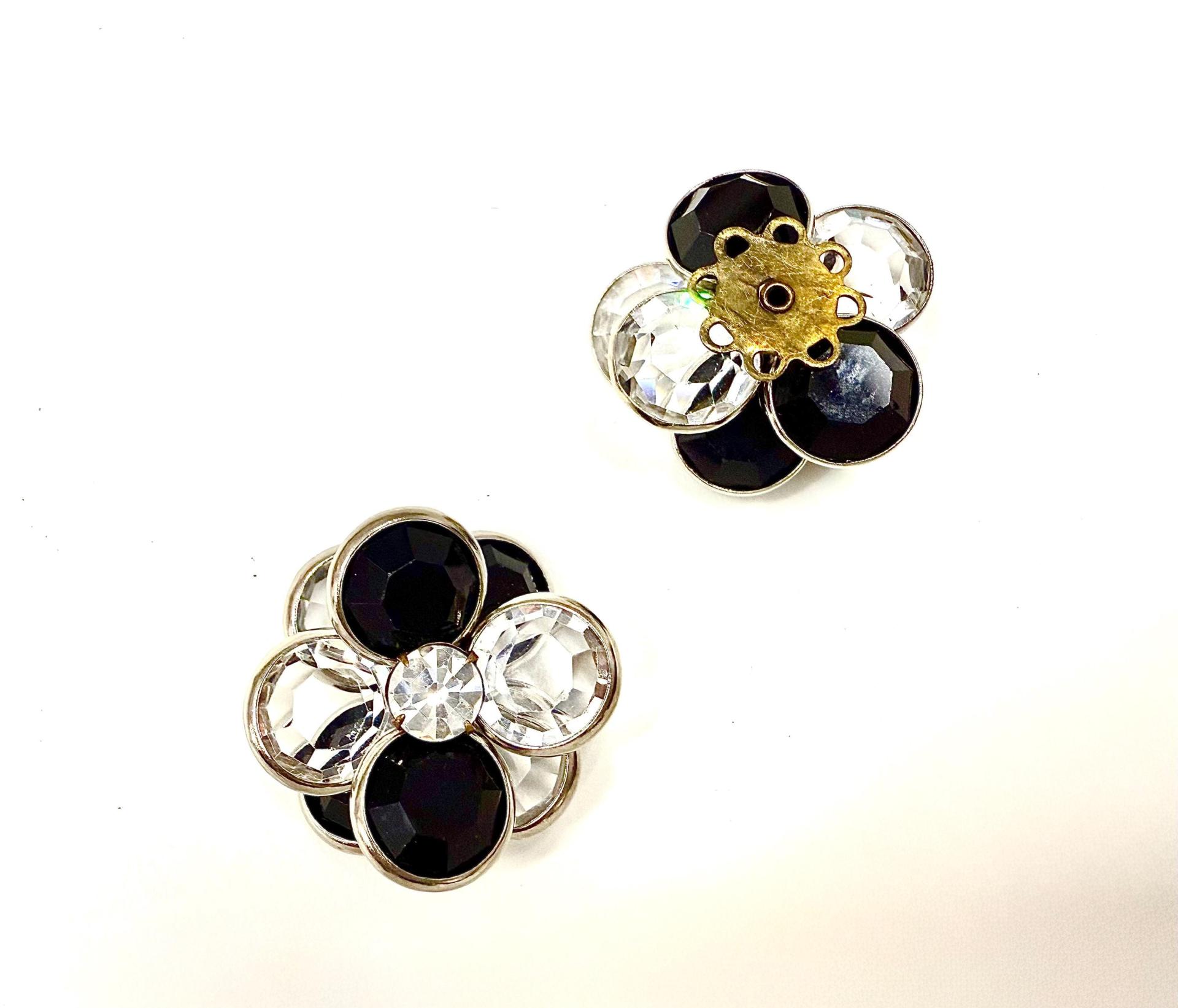 24mm Vintage channel beads in crystal and jet embedded in silver plated metal flower Embellishment DIY Supplies wedding decorations