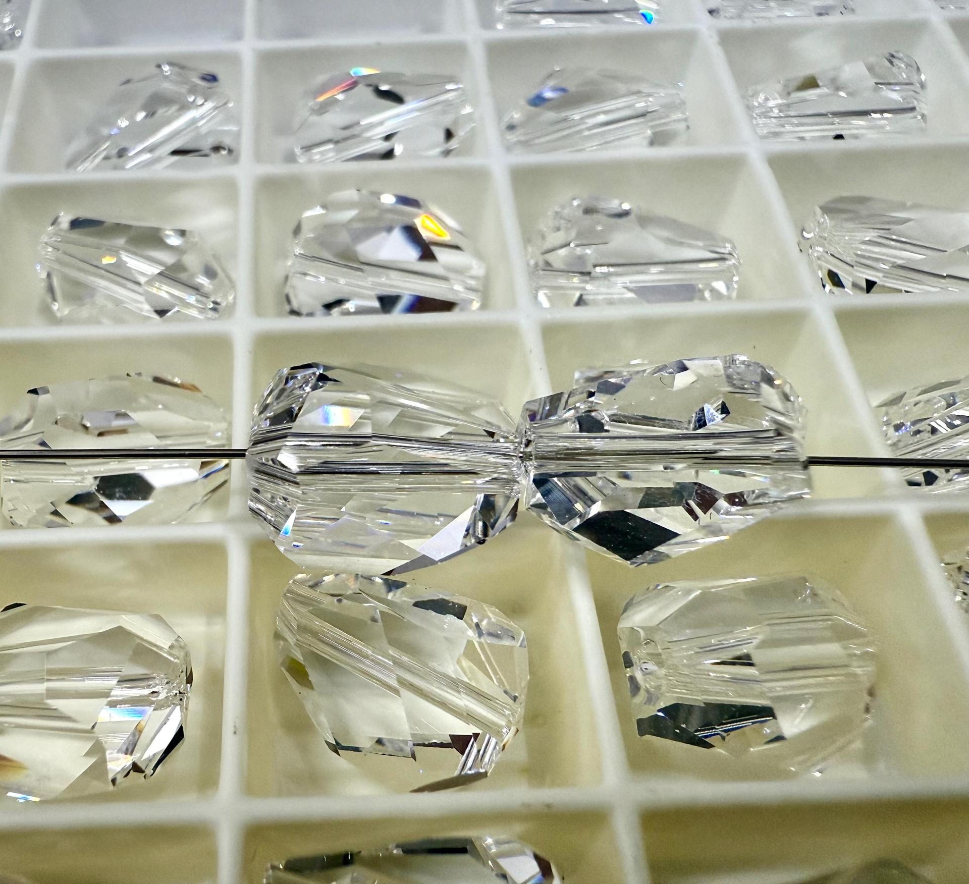 Swarovski Art 5524 CRYSTAL 12mm Cosmic Crystal