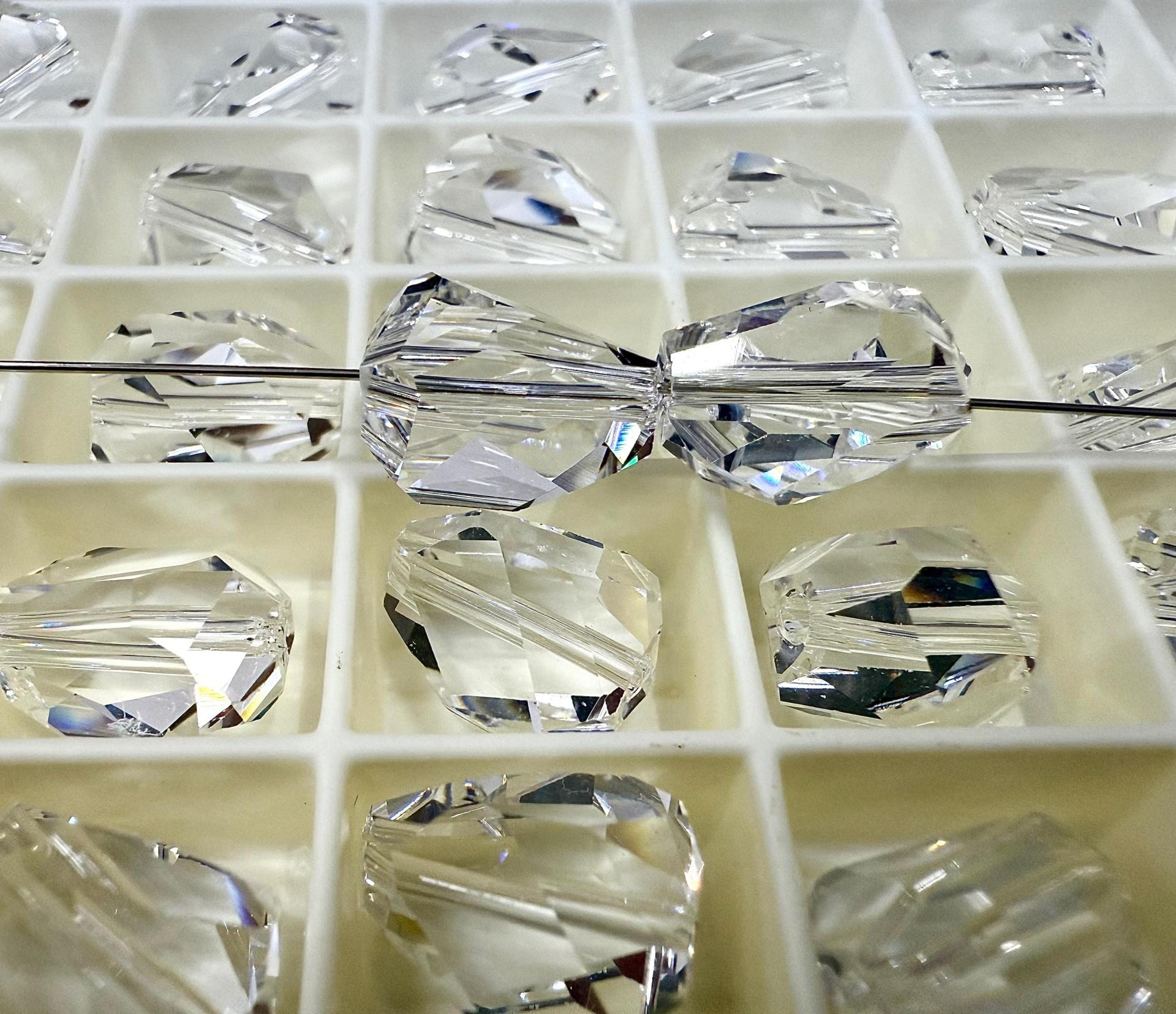 Swarovski Art 5524 CRYSTAL 12mm Cosmic Crystal