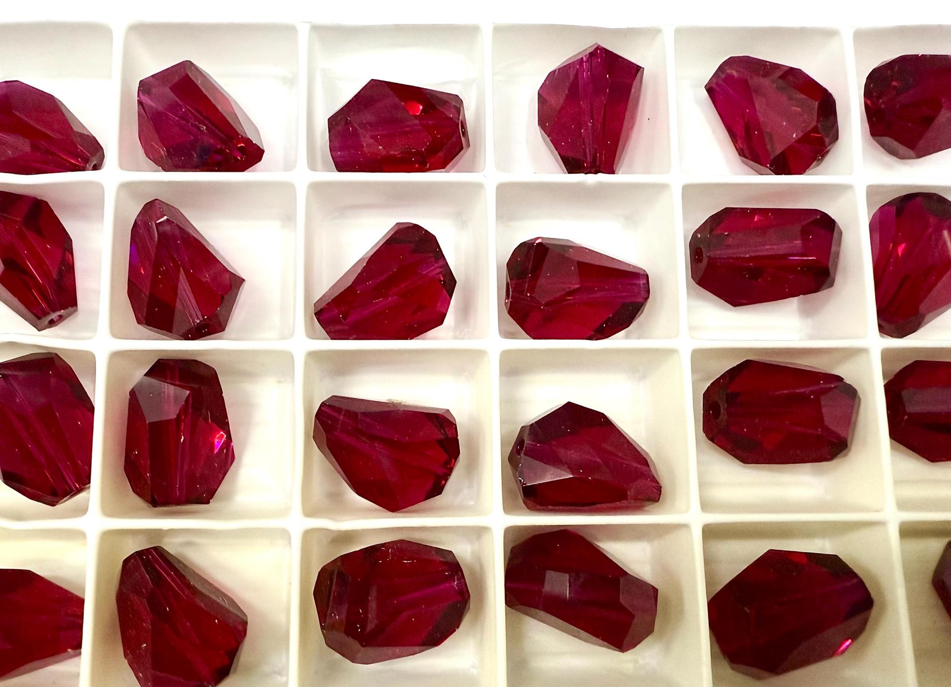 Swarovski Art 5524 CRYSTAL 16mm Cosmic Crystal in Ruby Beads