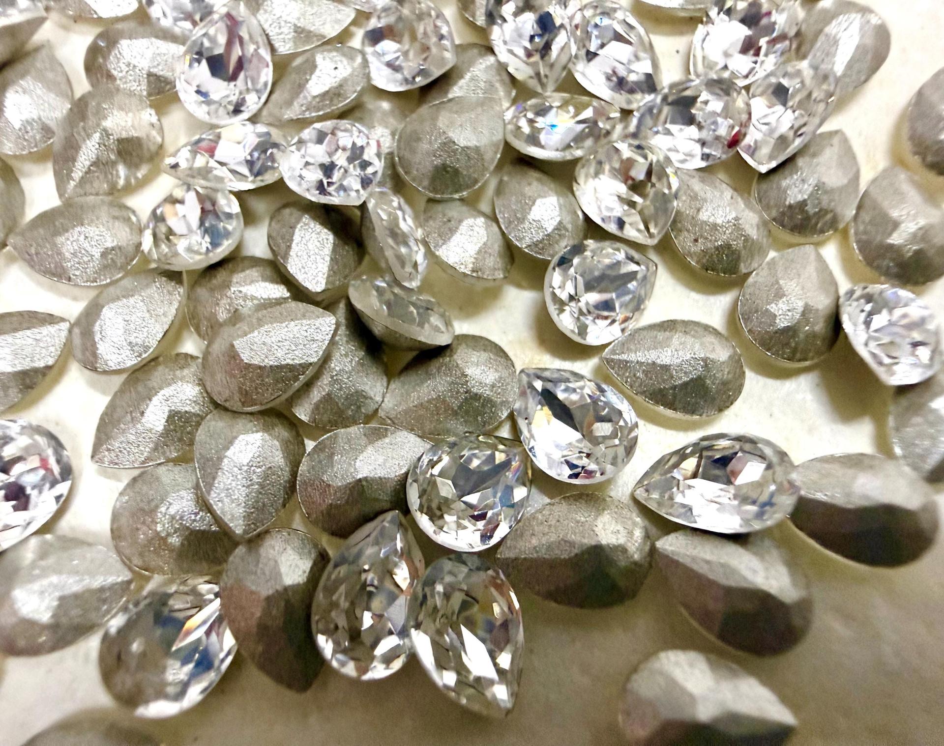 Vintage Swarovski 6x4 mm Crystal Pear Shape 4320 Premier Crystal Rhinestones (6 Pieces) gemstones, jewlery