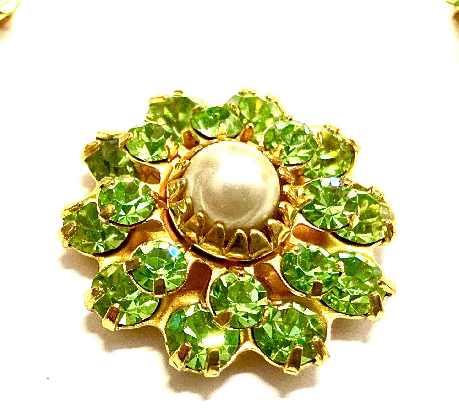16mm Vintage brass Swarovski Flower Design in Peridot pearl crystal Embellishment DIY Supplies wedding decorations