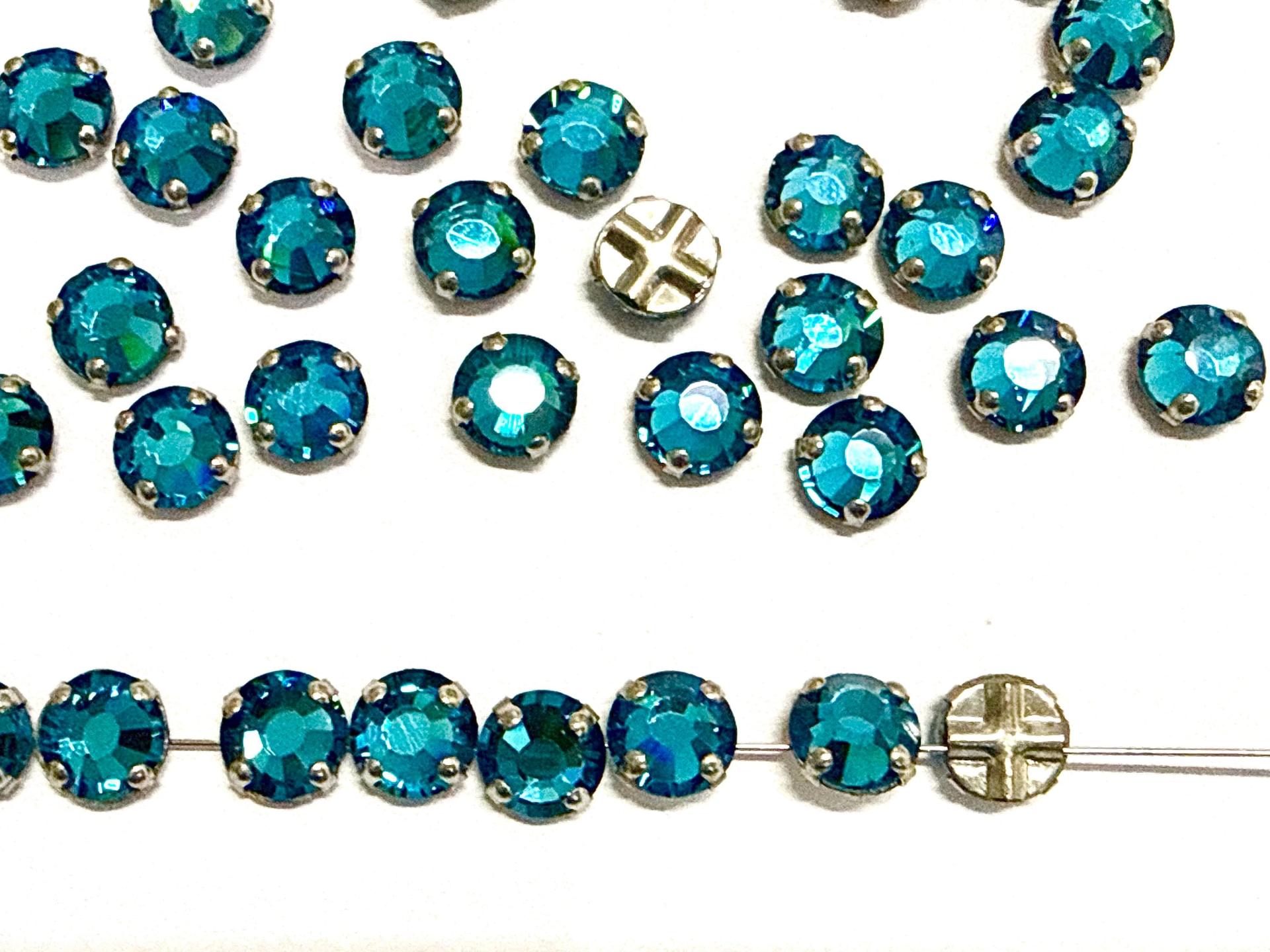 Vintage Swarovski Crystal Rose Montees, Indicolite, 30ss