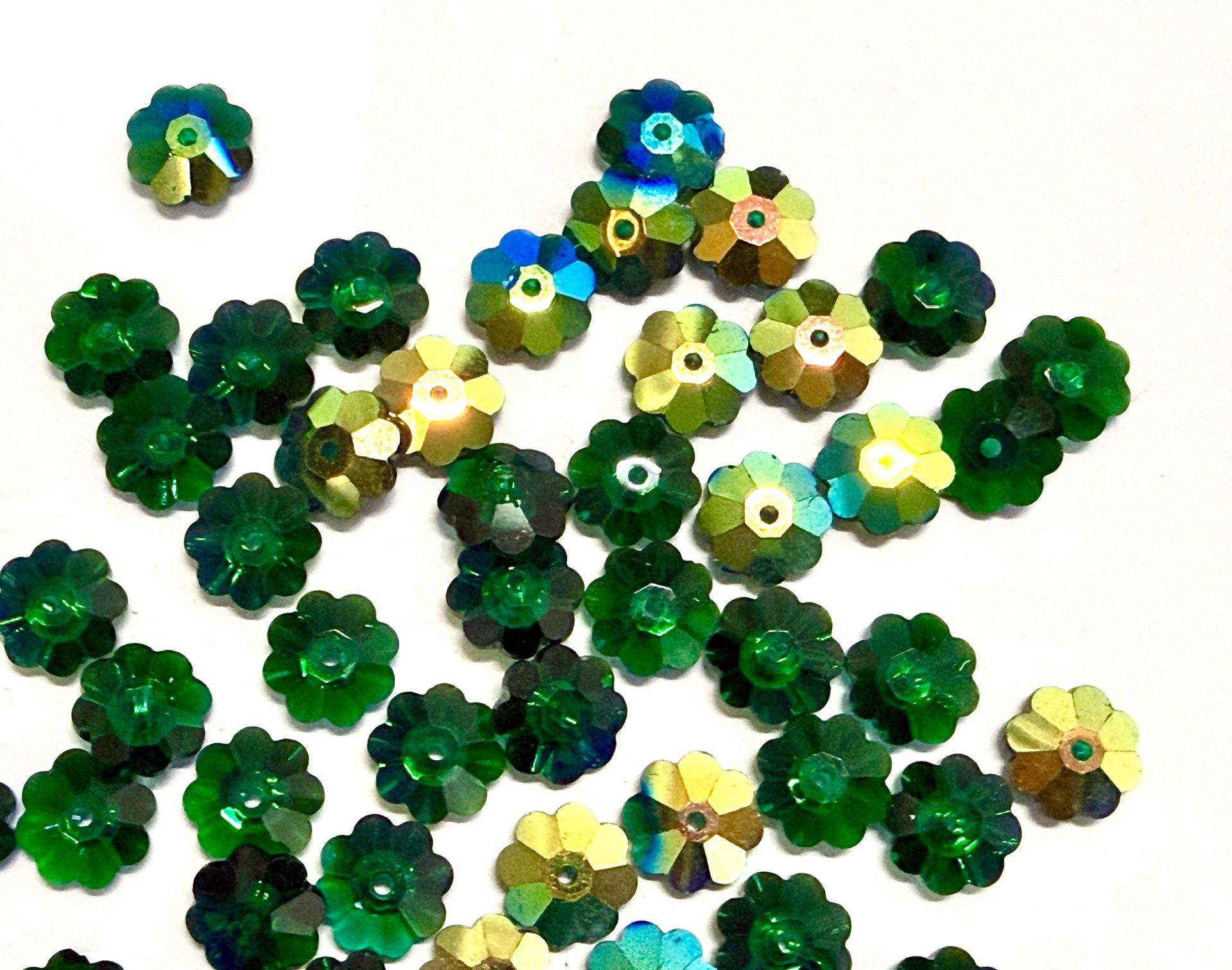8mm Swarovski Emerald Aurore Boreale Flower Sew-on Stone
