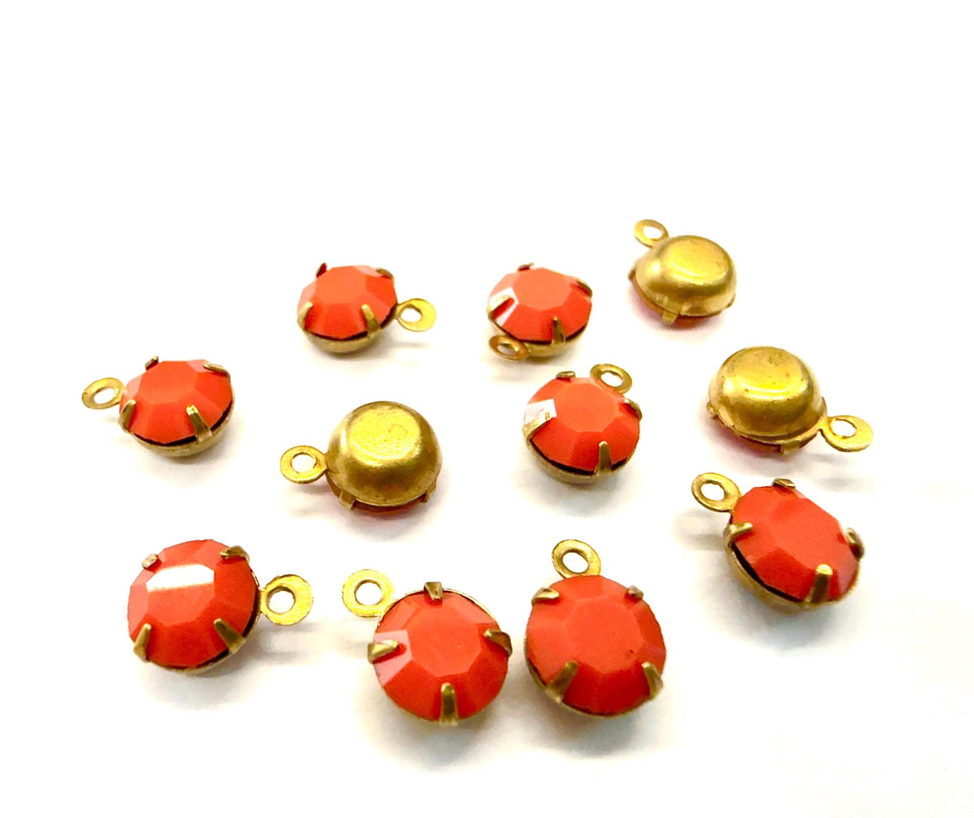 Preciosa Crystal Opaque Light Red Drop, Brass Setting (6mm, 28ss)