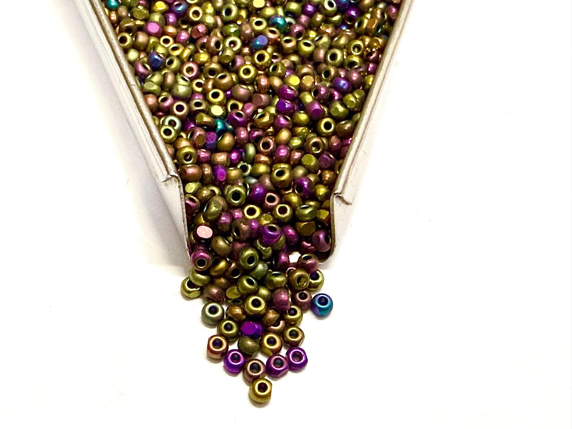 11/0 Opaque Gold Iris Charlotte Cut Beads, Jewelry Making