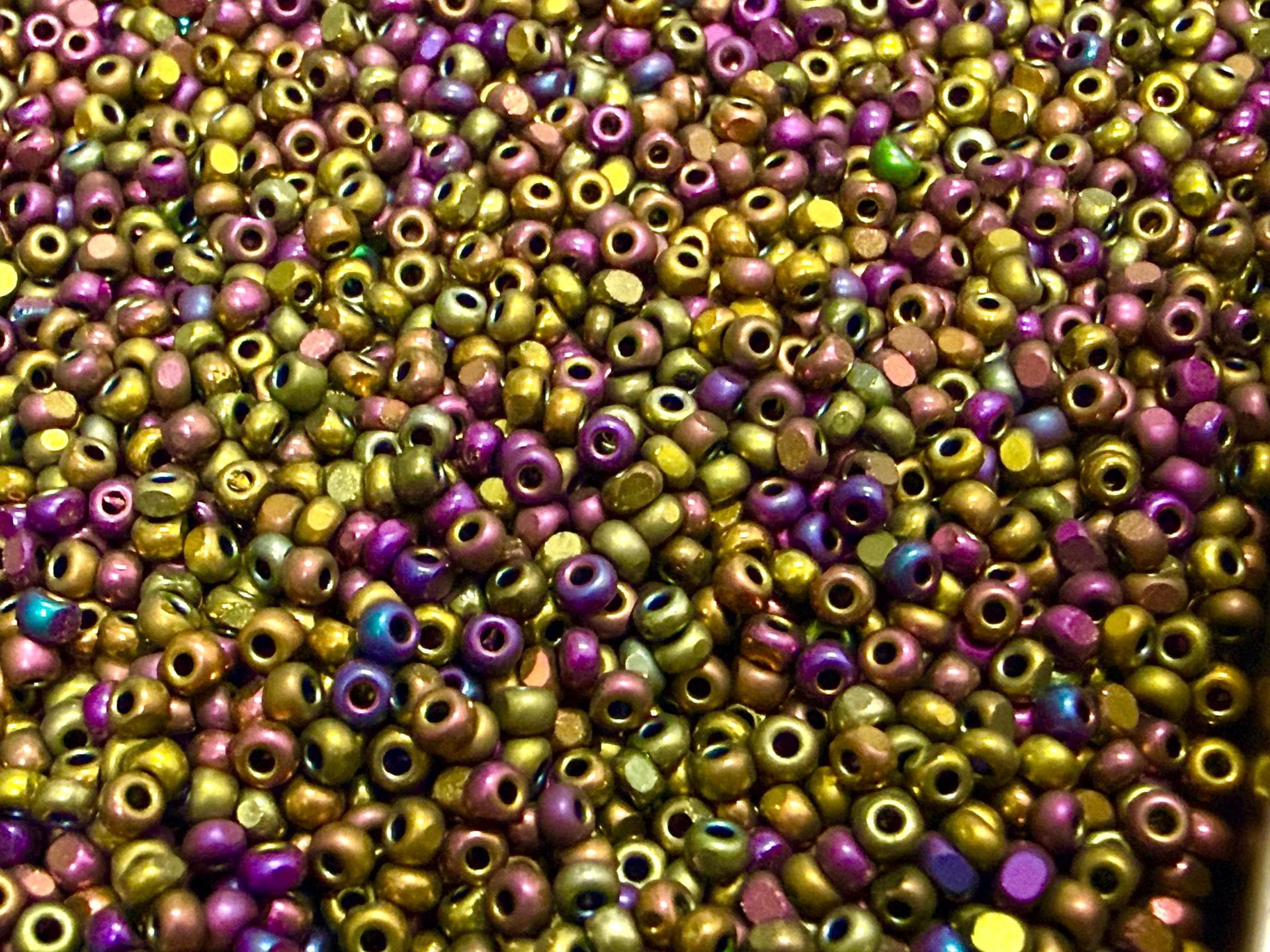 11/0 Opaque Gold Iris Charlotte Cut Beads, Jewelry Making