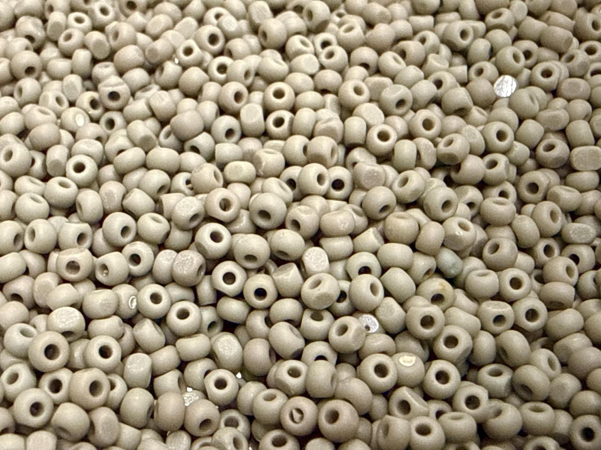 11/0 Matt Opaque Grey Charlotte Cut Beads, Czech Seed Beads