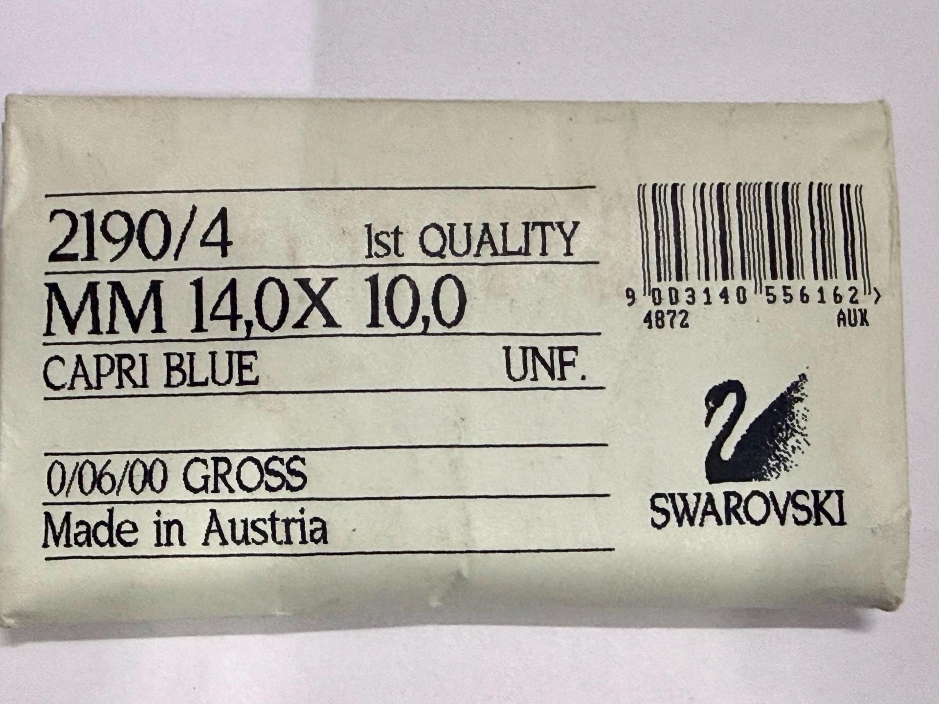 Swarovski 14x10 mm Vintage 2190 Capri Blue Unfoiled Flat Back Oval Cabochon Cabs