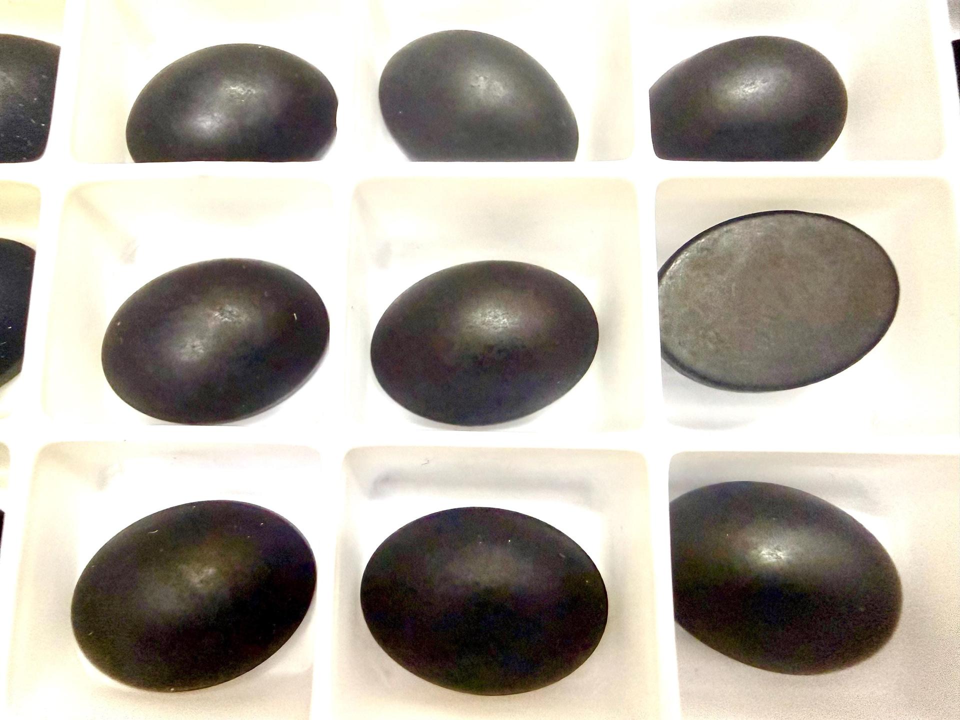 Swarovski 18x13 mm Vintage Jet Matt finish unfoiled Flat Back Oval Cabochon 2/6 Pieces