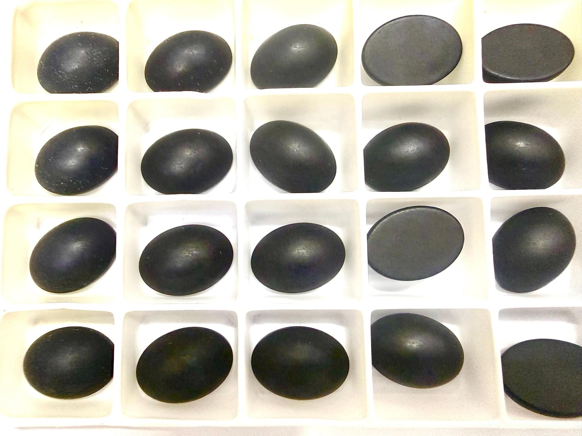 Swarovski 18x13 mm Vintage Jet Matt finish unfoiled Flat Back Oval Cabochon 2/6 Pieces