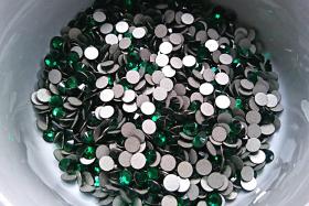 16SS Swarovski Flatbacks in Emerald Chaton Roses 2088 (4mm) Made in Austria 72/288/720 Pieces Nail art decoration