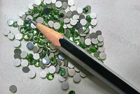16SS Swarovski Flatbacks in Peridot Chaton Roses 2088 (4mm) Made in Austria 72/288/720  Pieces Nail art decoration